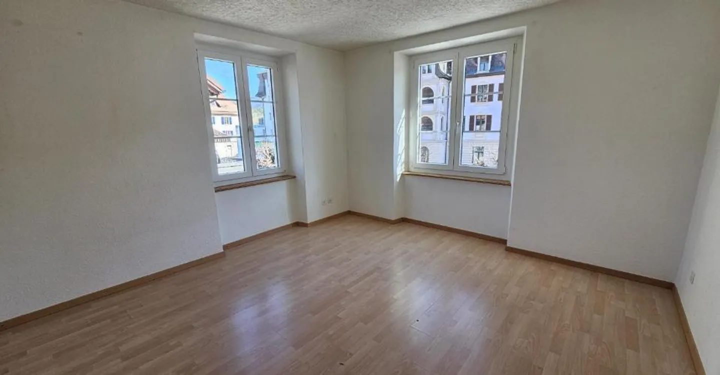 Spacious Apartment with Balcony - Photo 4 of 12