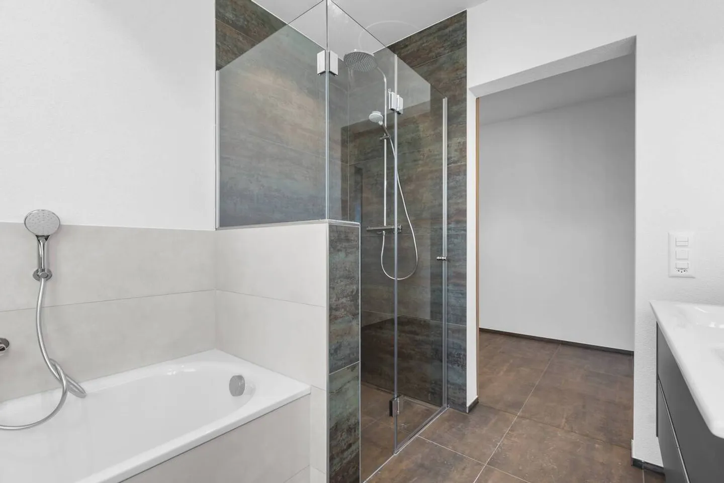 Modernes Apartment mit Balkon - Foto 9 von 13