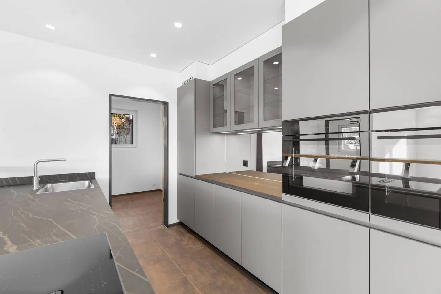 Modernes Apartment mit Balkon - Foto 6 von 13