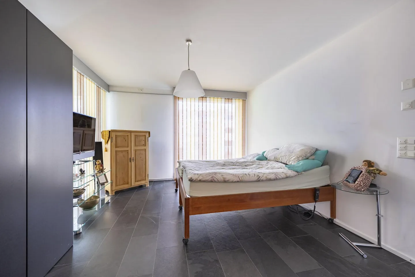 Spacious 3.5-room apartment with lake view and lift on the 1st floor - Photo 10 of 14