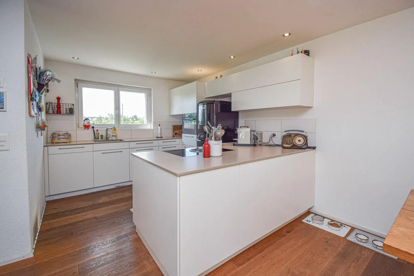 Modern 5.5-room semi-detached family house in a family-friendly location - Photo 8 of 29
