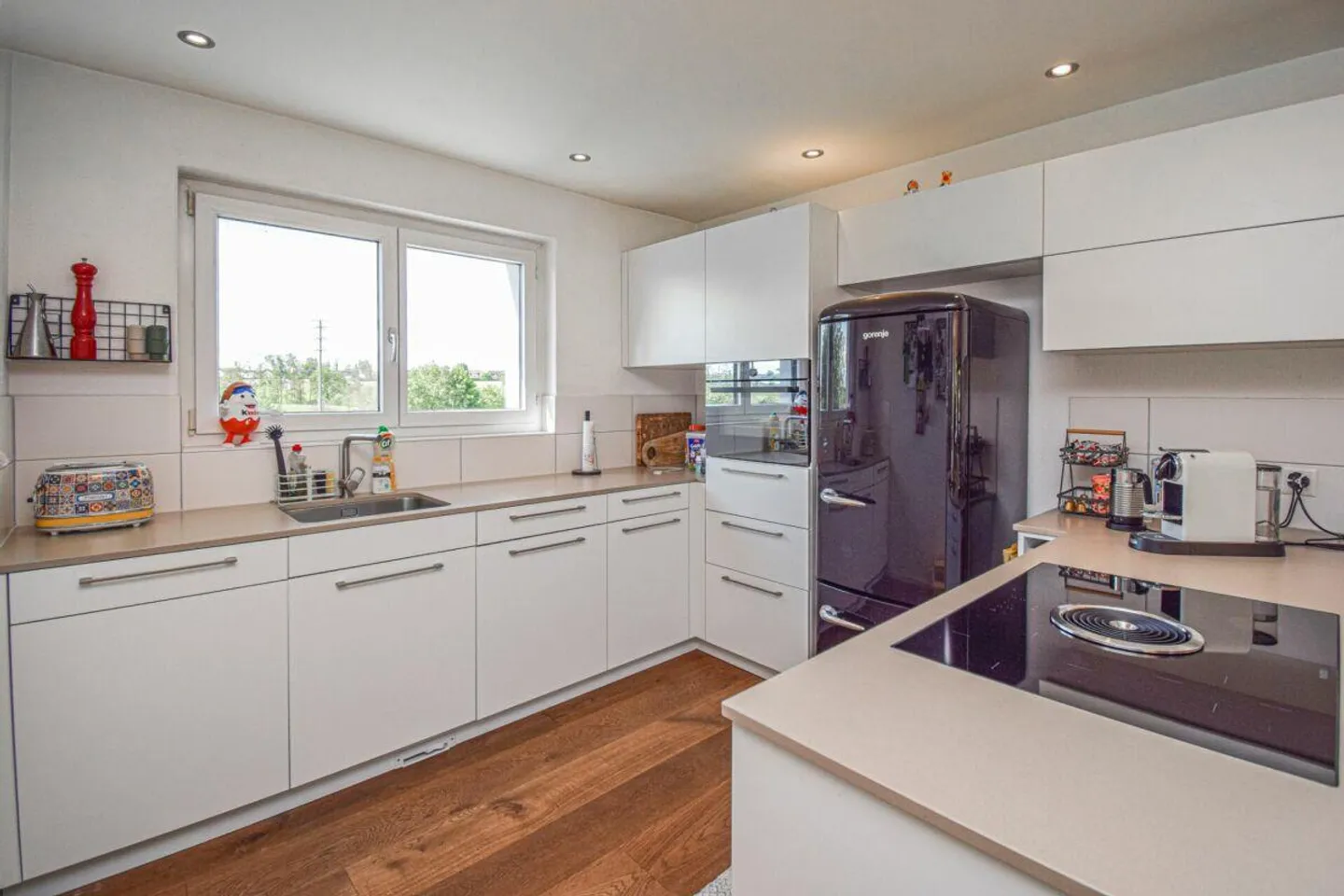 Modern 5.5-room semi-detached family house in a family-friendly location - Photo 10 of 29