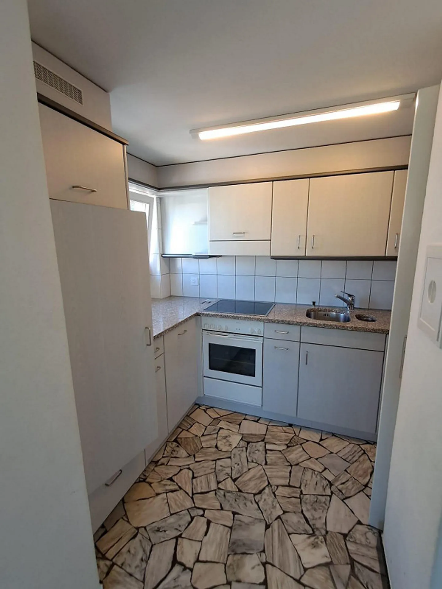 Appartement sous les combles confortable et simple - Photo 4 sur 8