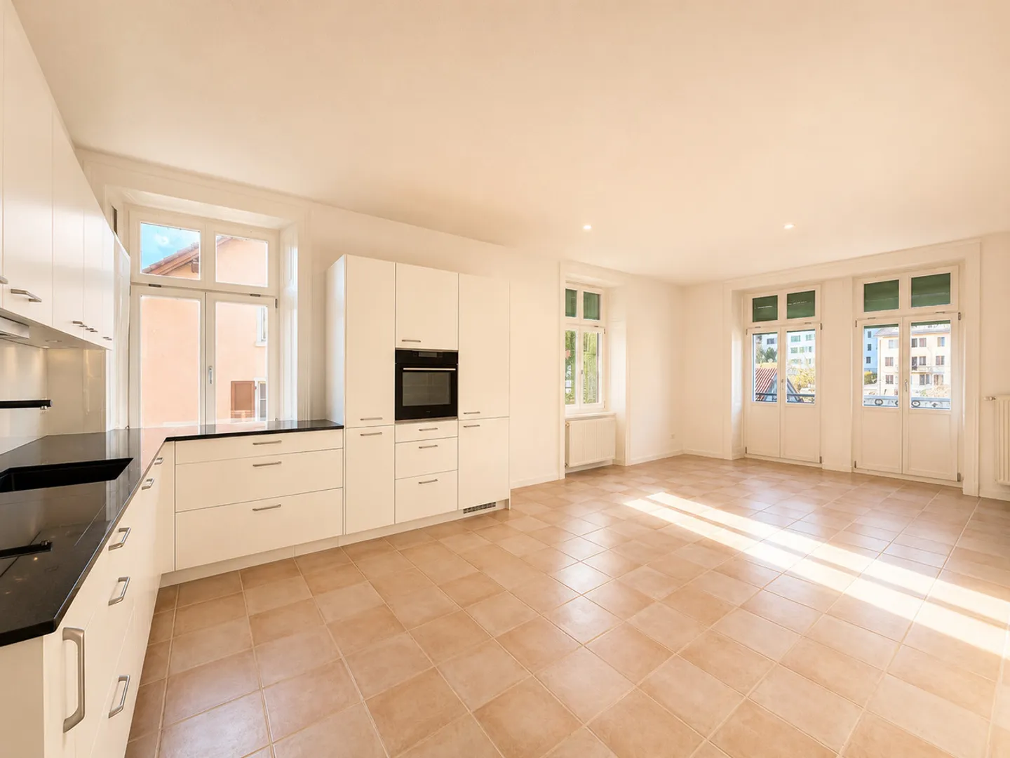 Appartamento ristrutturato di 4,5 stanze con garage - Foto 1 di 19