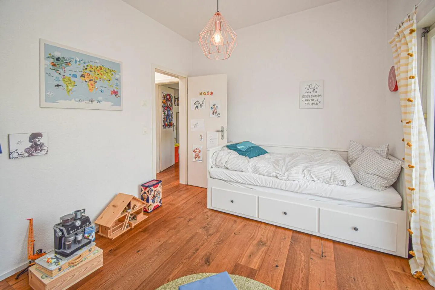 Modern 5.5-room semi-detached family house in a family-friendly location - Photo 19 of 29