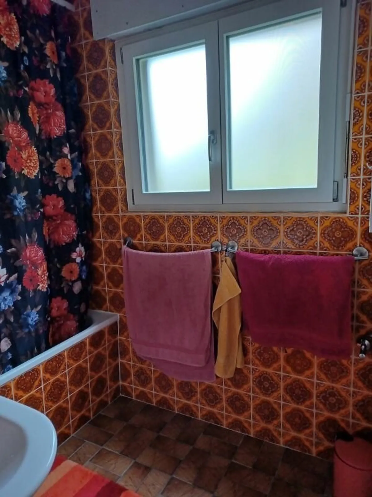 4-Room Corner Single-Family House with Lake View - Photo 9 of 10