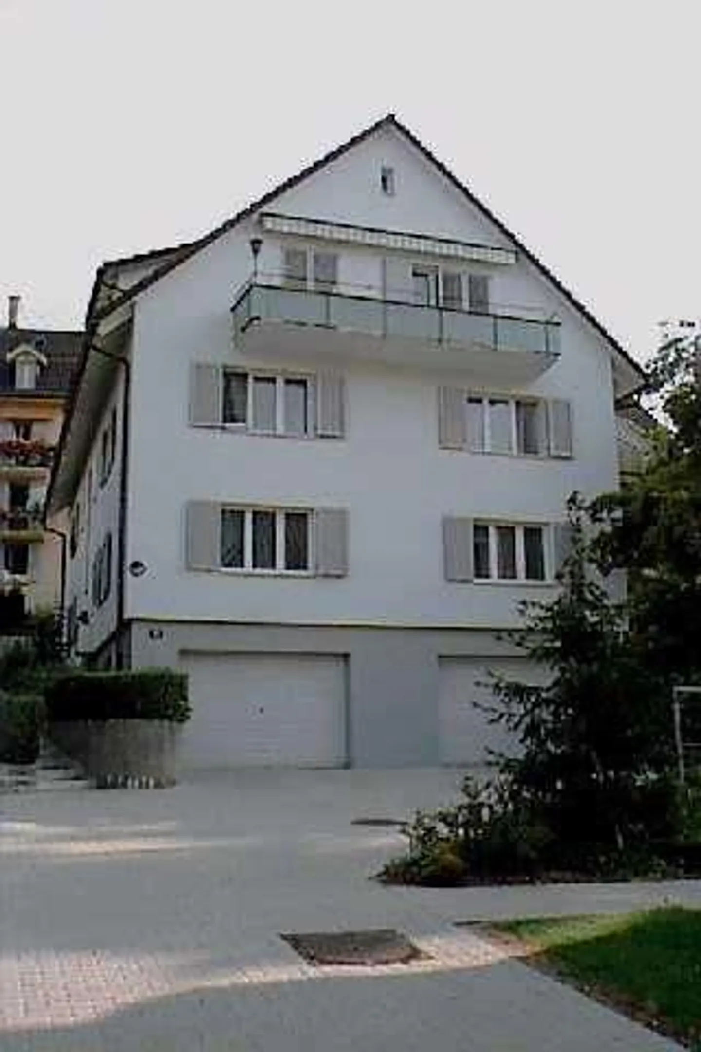 Place de parking à louer jusqu'au 30.09.2027 - Photo 2 sur 2