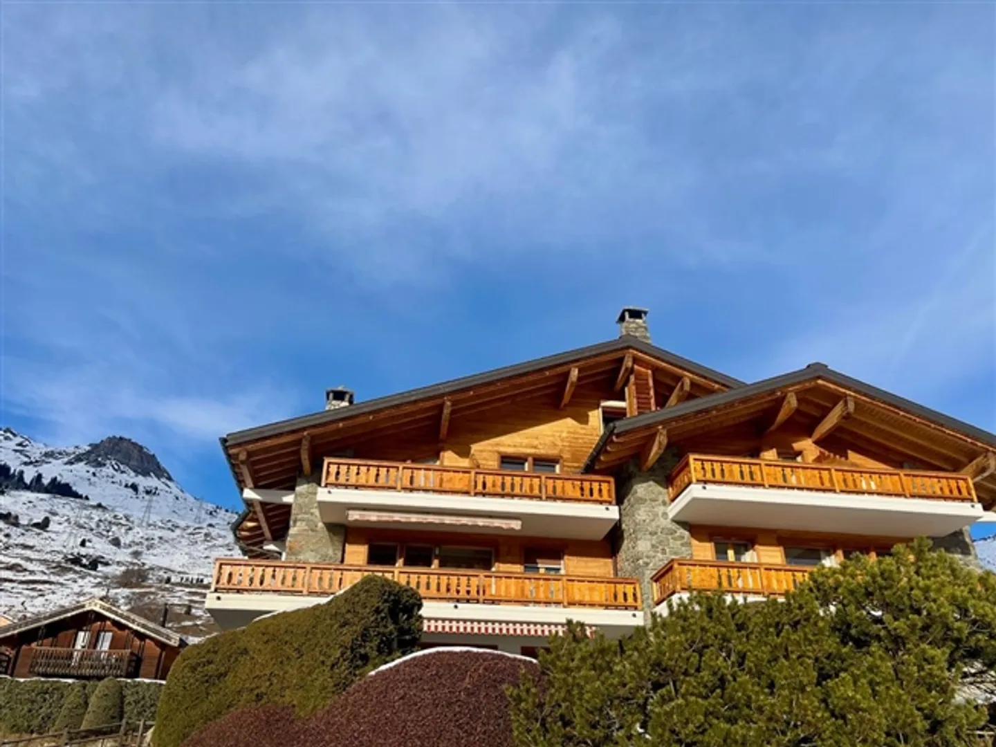 Charmantes Doppelhaus mit Talblick - Foto 1 von 12