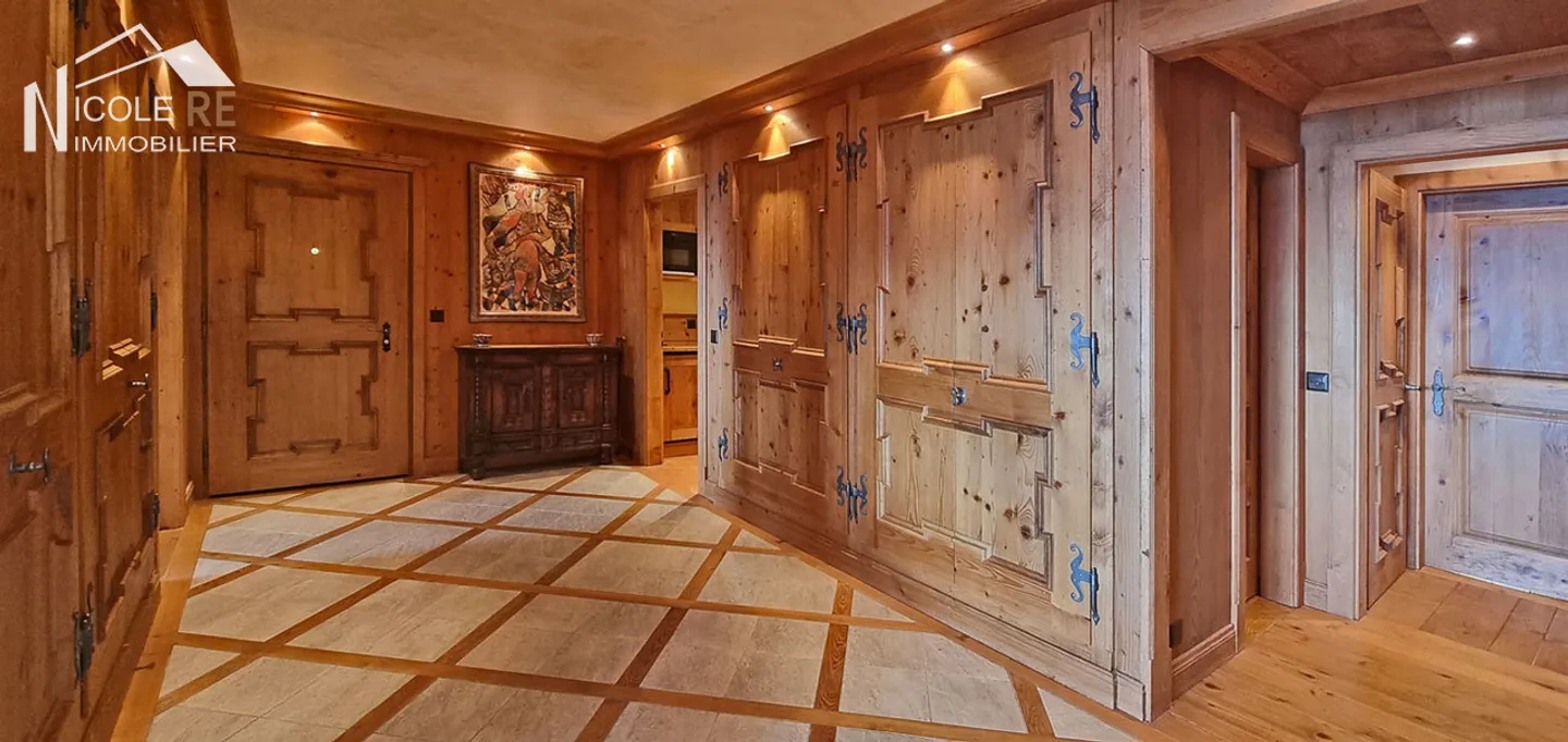 Luxury Apartment with Alpine Views - Photo 8 of 28