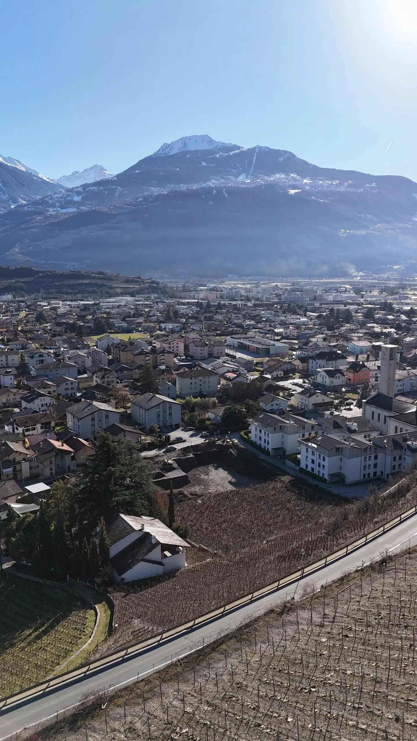 Appartamento nuovo di 3,5 locali con vista panoramica a Conthey - Foto 9 di 13