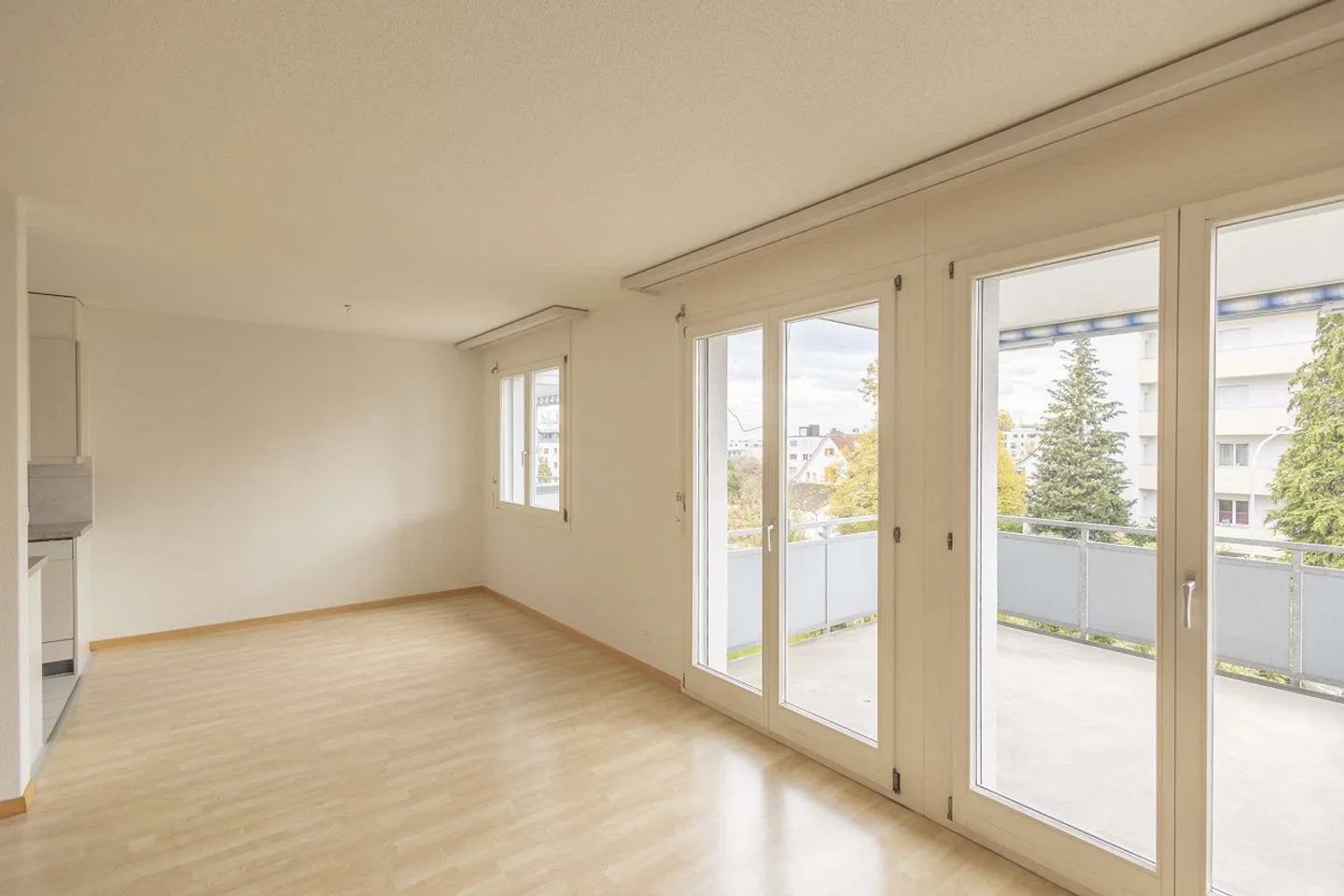 Appartement attrayant dans un emplacement calme et central à Dietlikon - Photo 2 sur 7