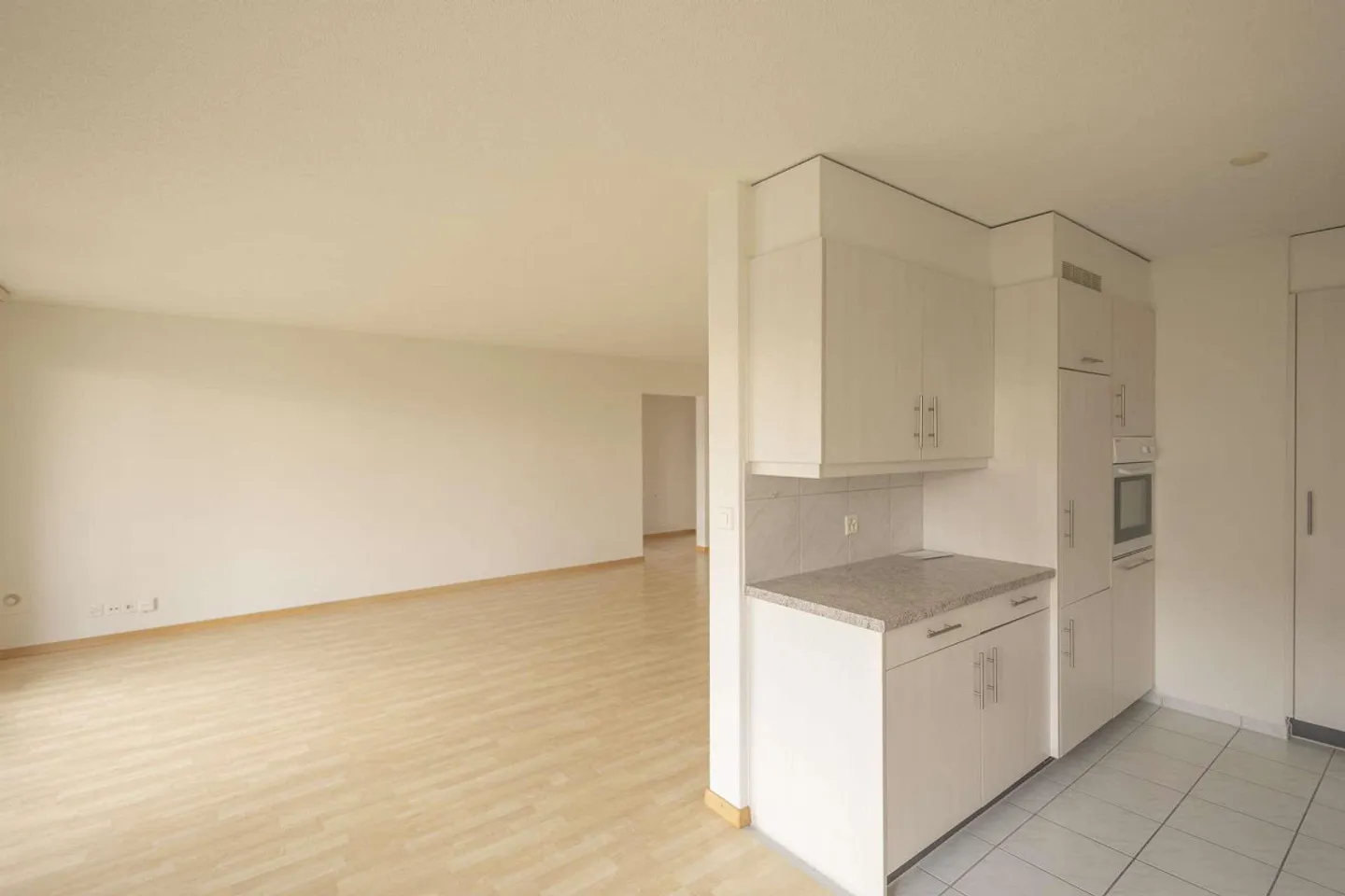 Appartement attrayant dans un emplacement calme et central à Dietlikon - Photo 4 sur 7