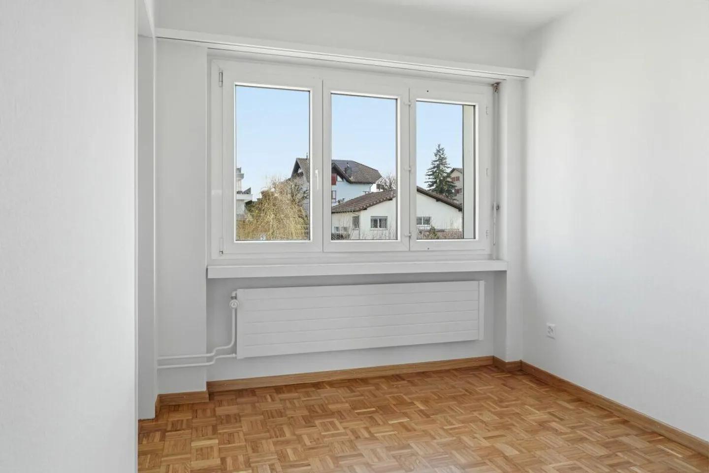 Freshly renovated 4.5-room apartment in a quiet location of Bronschhofen - Photo 6 of 13