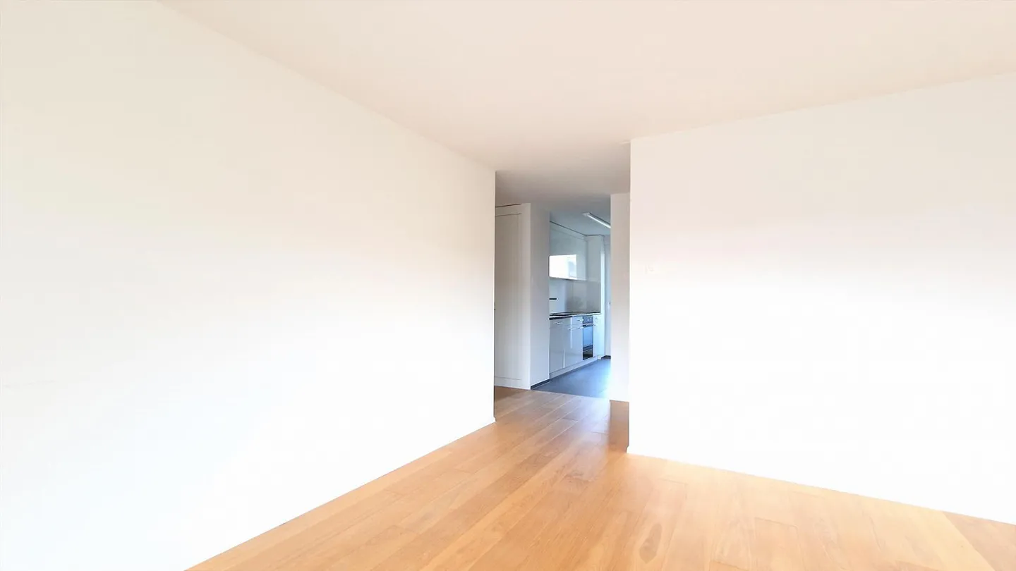 Moderne Wohnung mit grossem Balkon - Foto 5 von 10