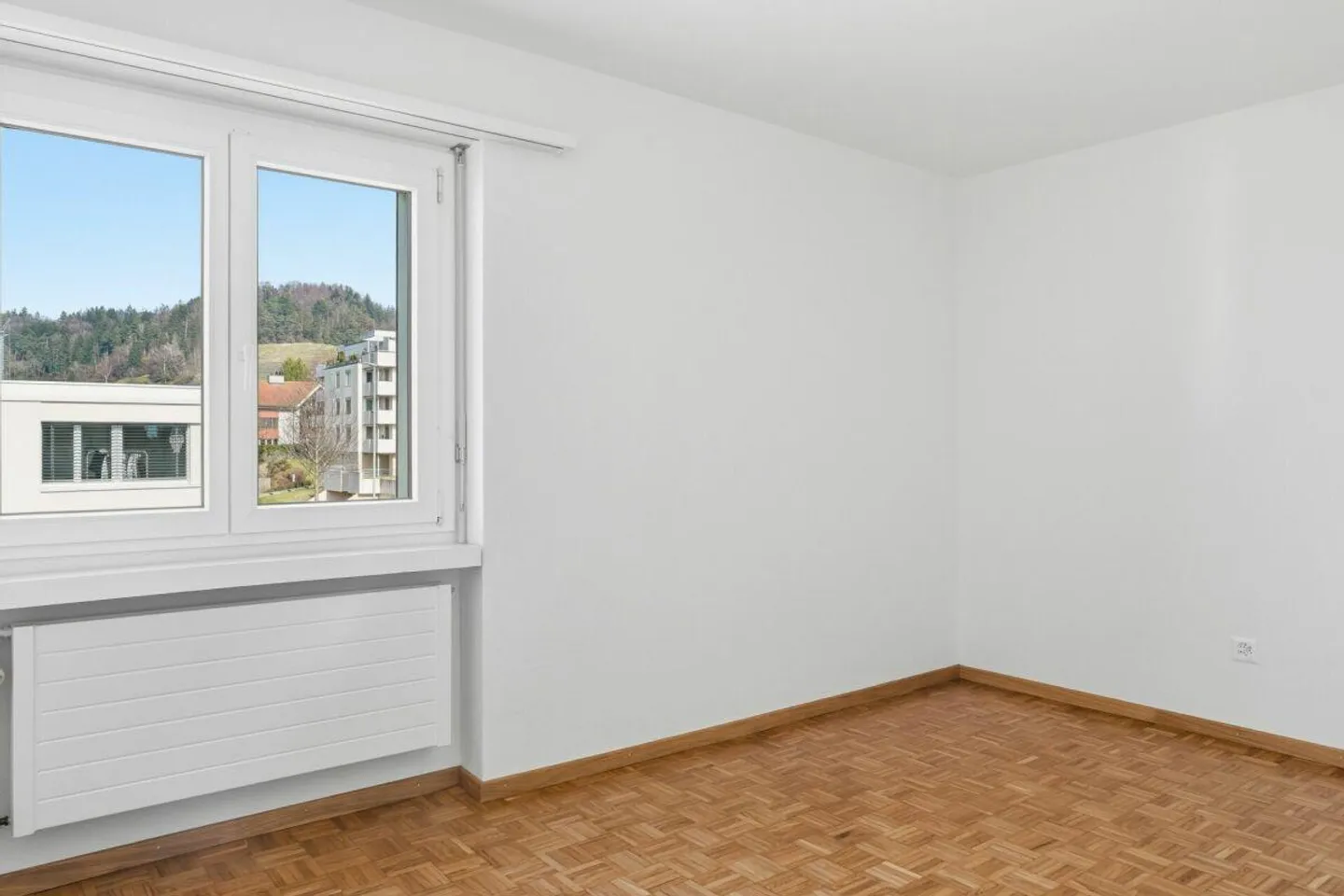 Freshly renovated 4.5-room apartment in a quiet location of Bronschhofen - Photo 11 of 13