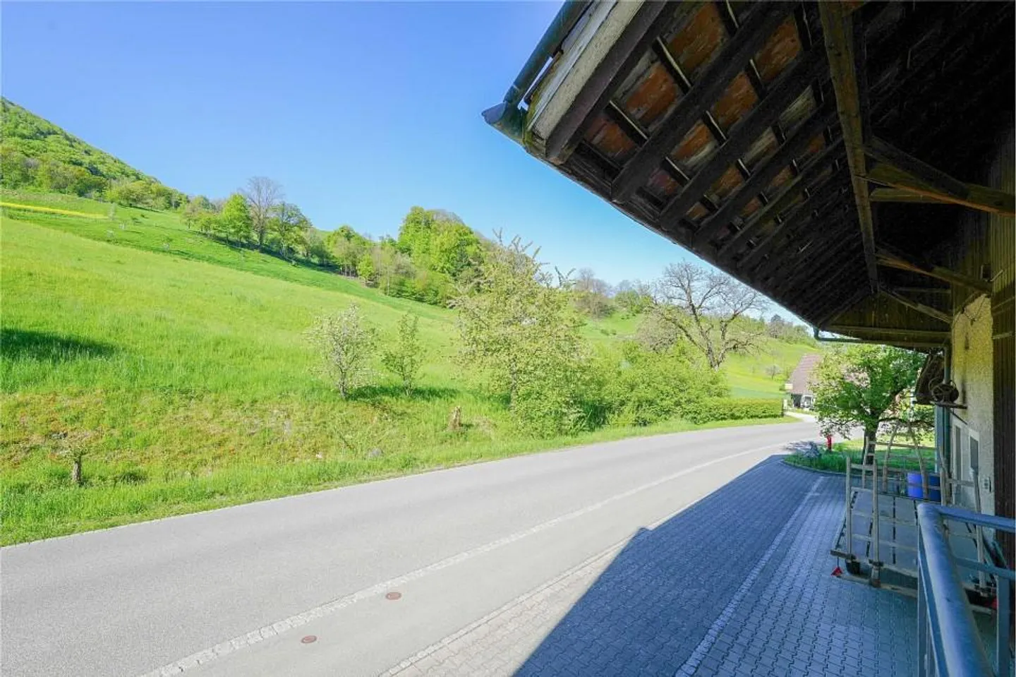 Ferme spacieuse et habitable avec réserve de terrain séparée - Photo 11 sur 13