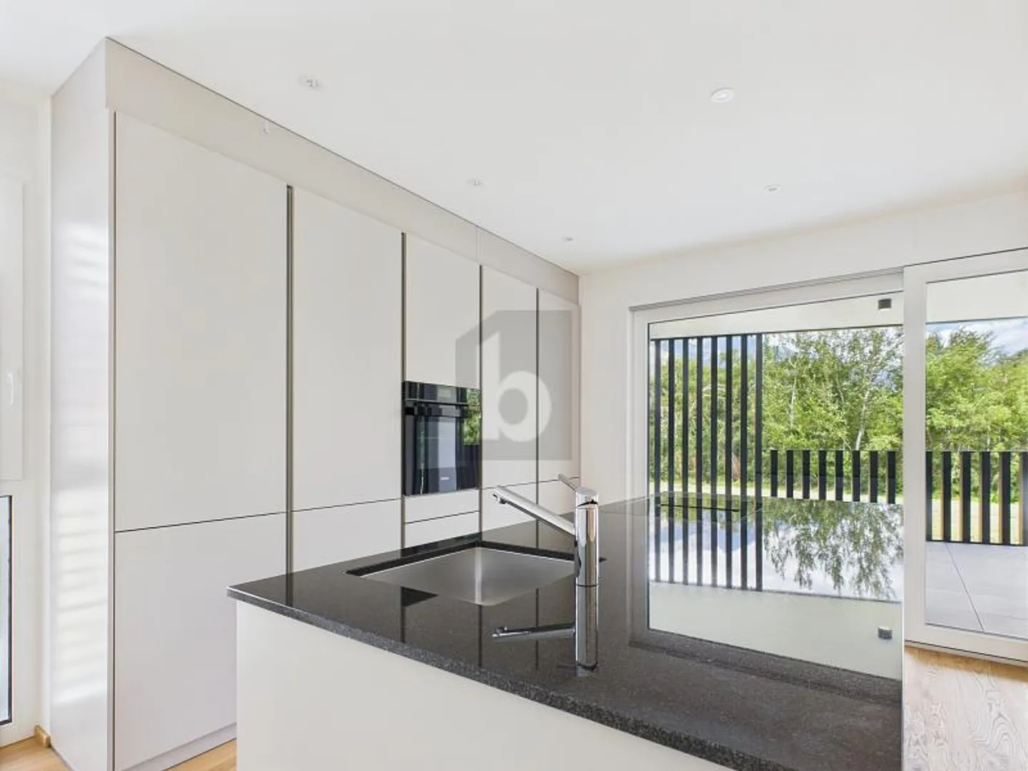 MODERN WITH PLENTY OF LIVING SPACE - Photo 5 of 6