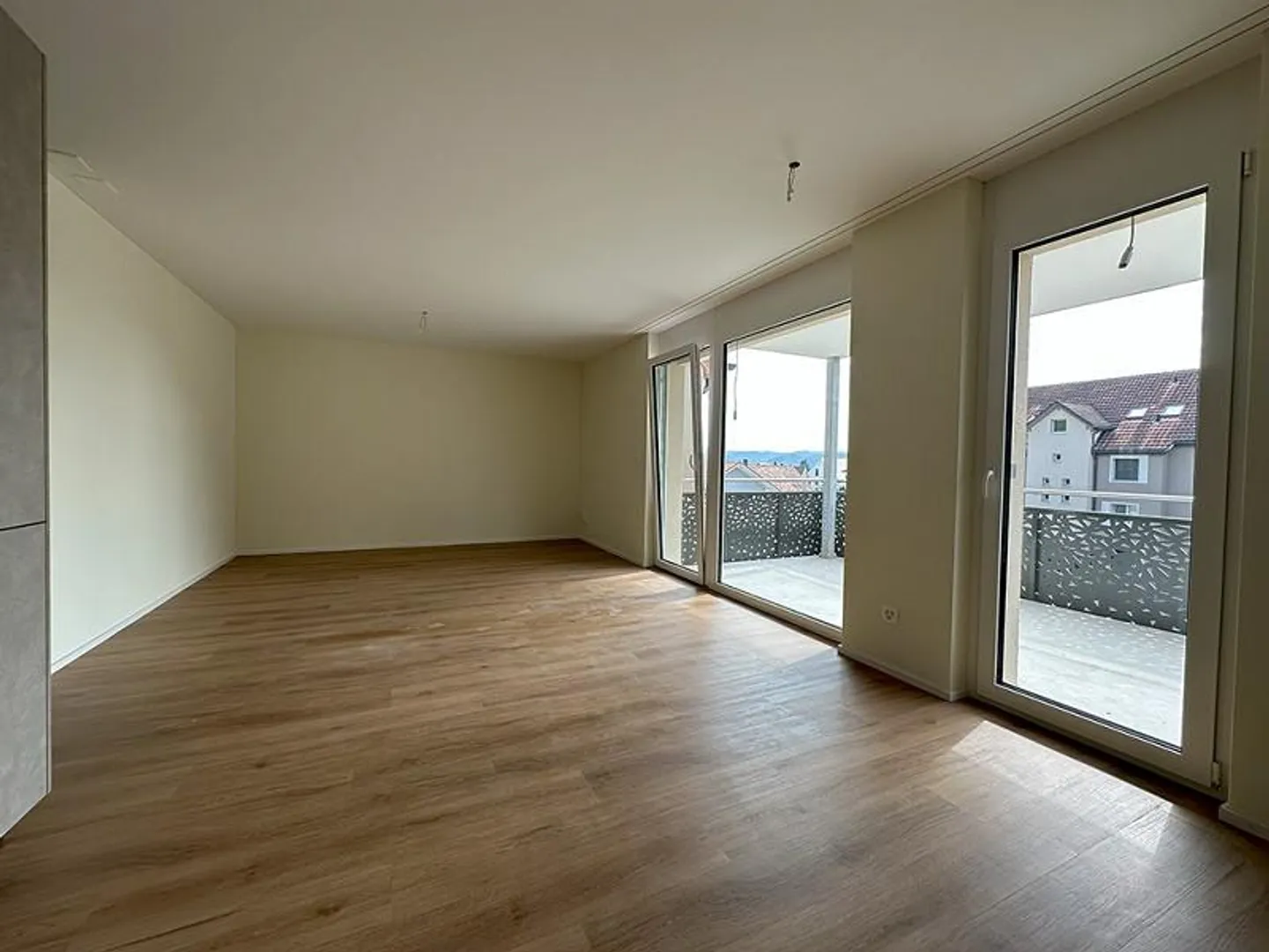 Appartamento moderno e luminoso di 3,5 stanze - Foto 3 di 13