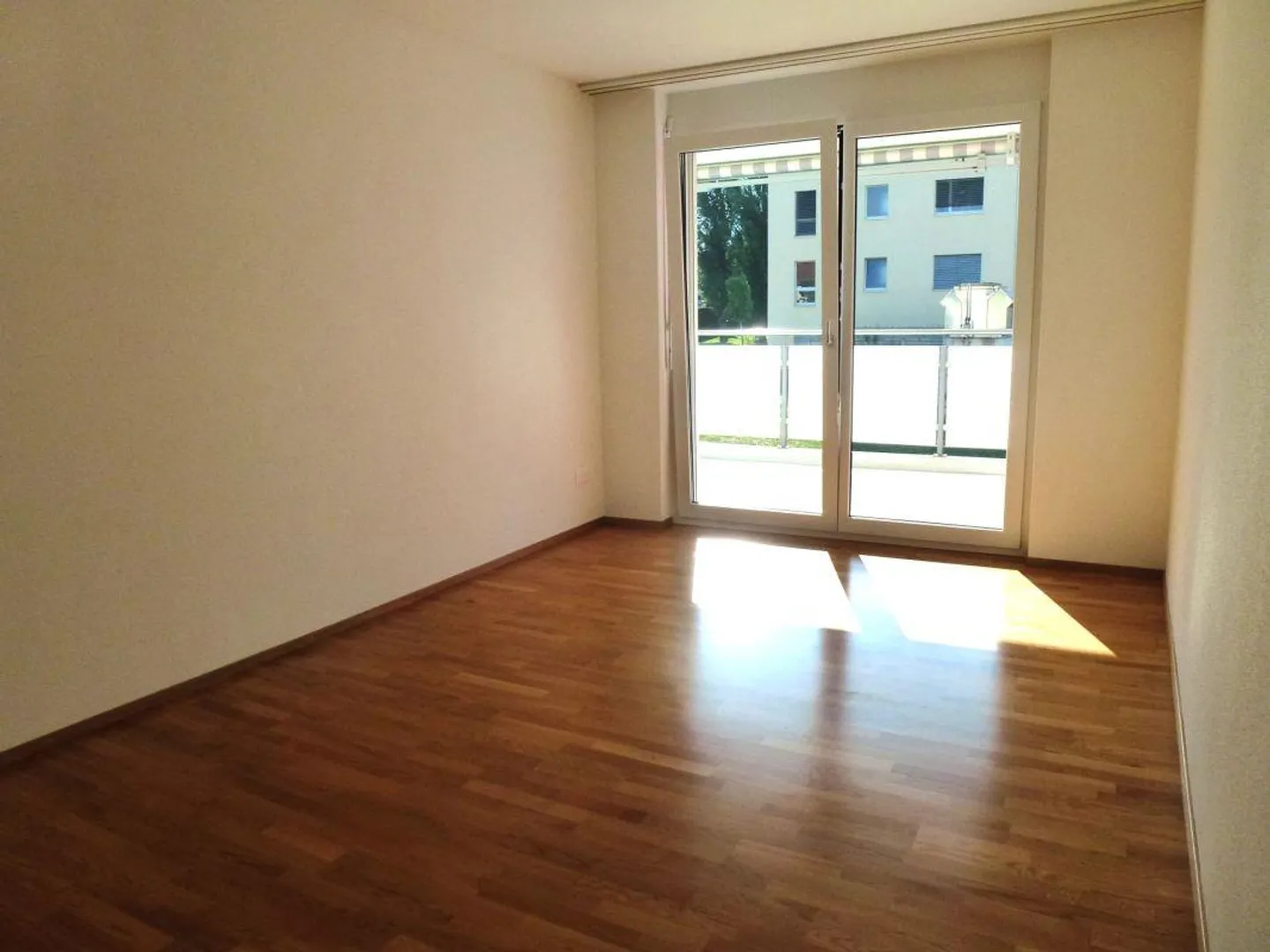 Spacious Apartment with Balcony - Photo 7 of 12
