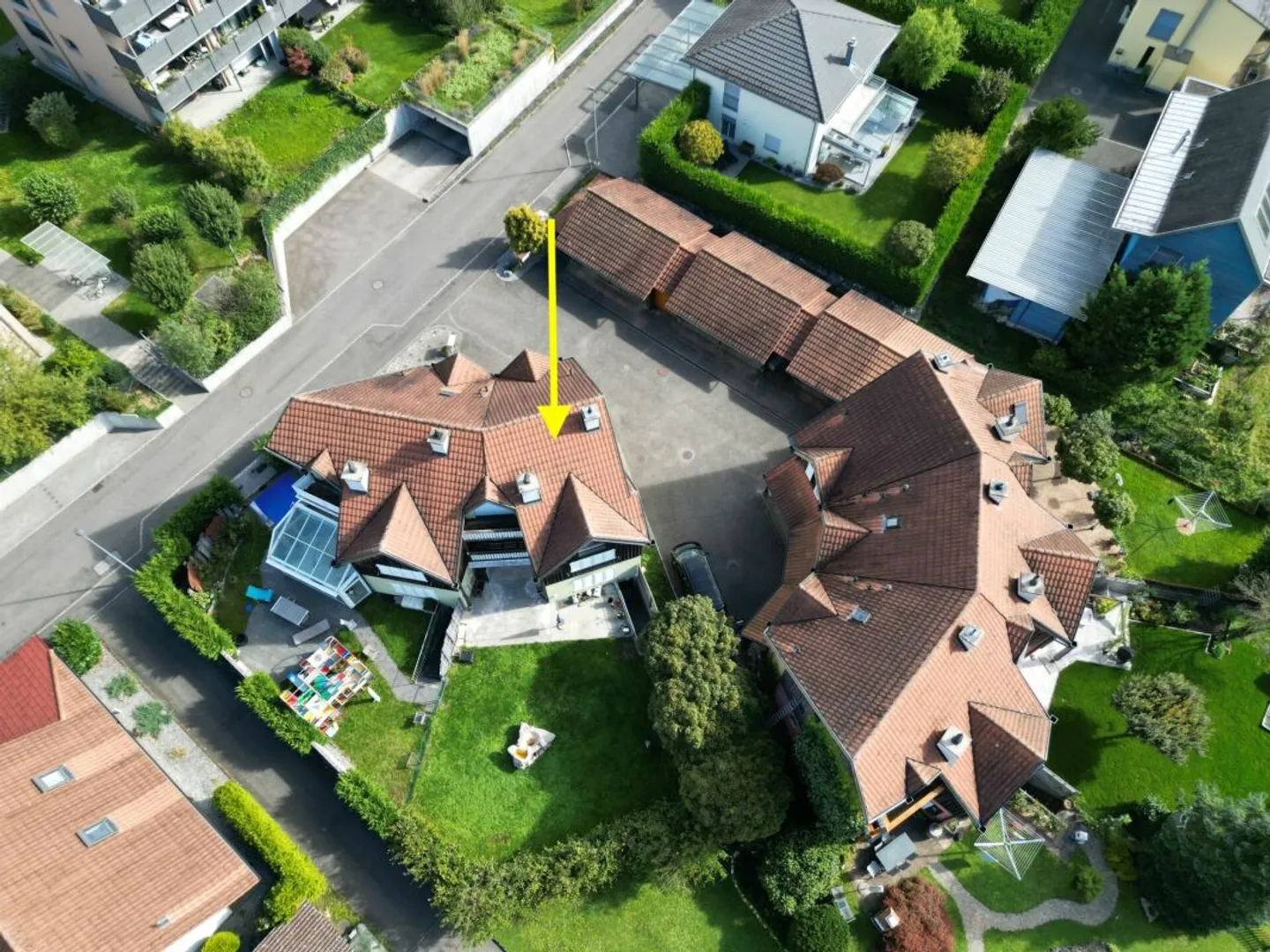 6.5-Room Semi-Detached House in a Preferred Location in Zwingen! - Photo 1 of 17