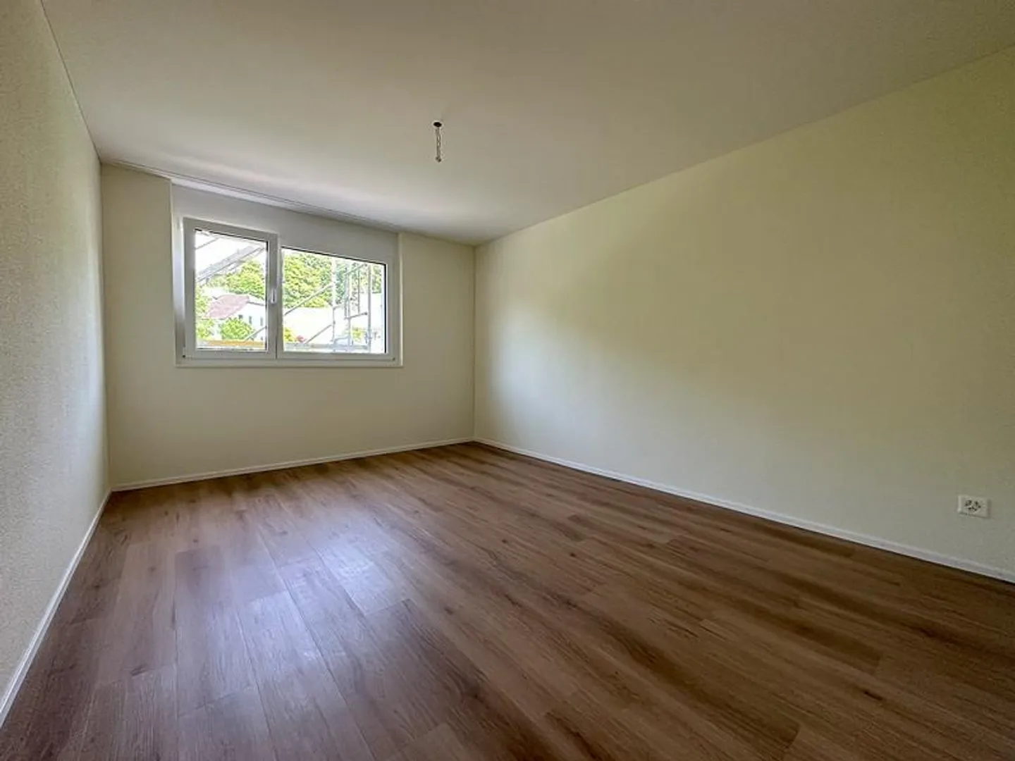 Appartamento moderno e luminoso di 3,5 stanze - Foto 4 di 13