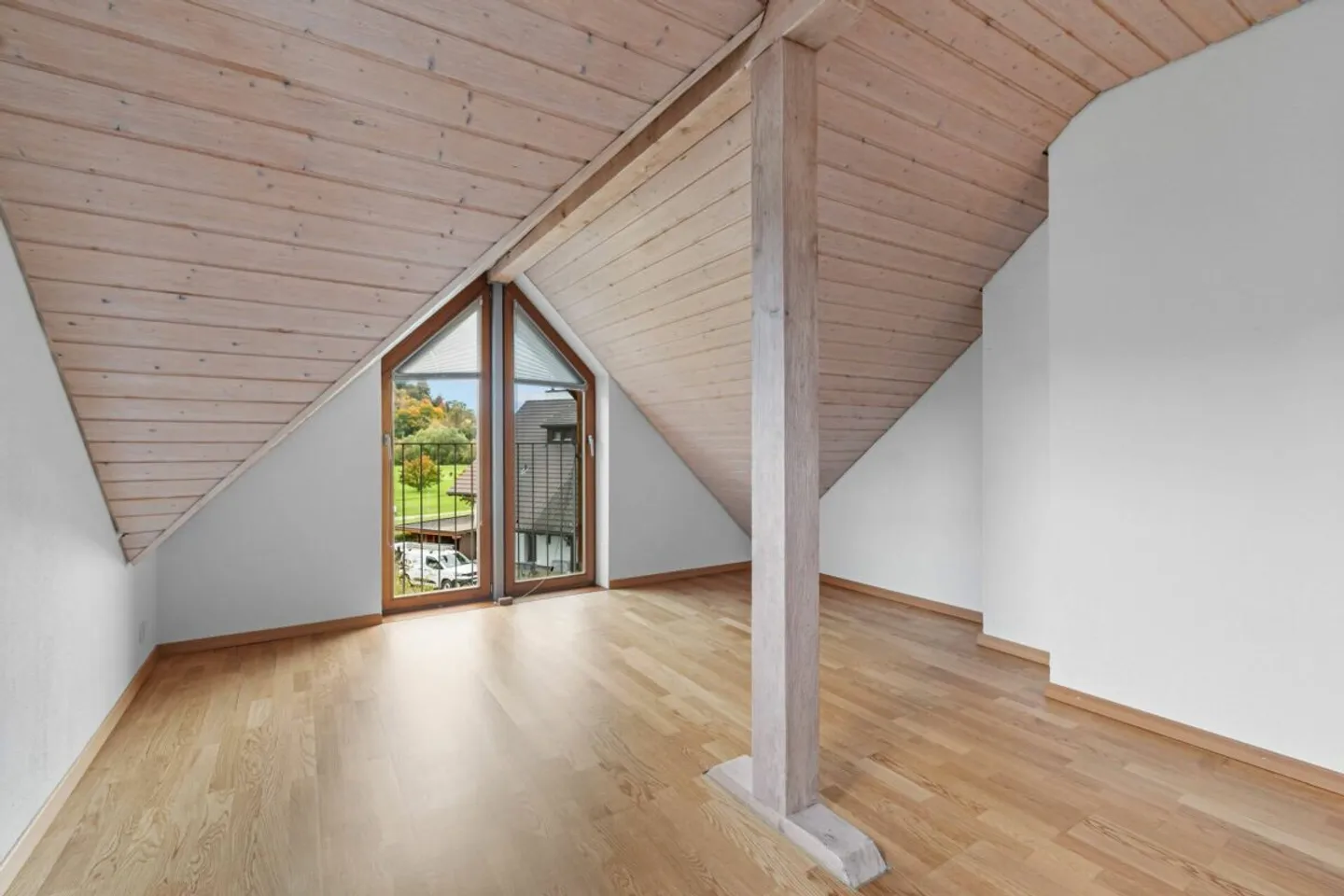 6.5-Room Semi-Detached House in a Preferred Location in Zwingen! - Photo 13 of 17