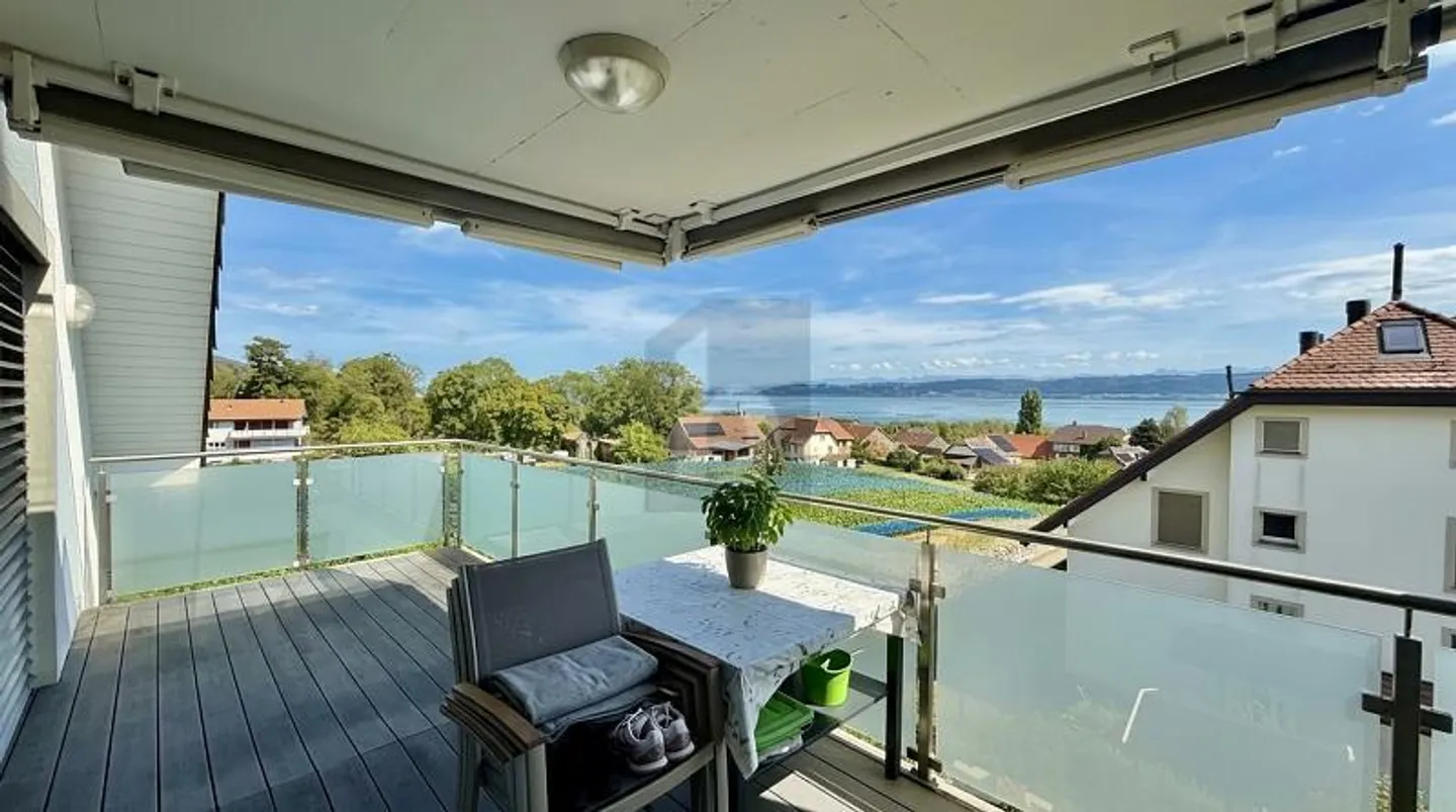 Appartement spacieux avec vue sur le lac - Photo 3 sur 6