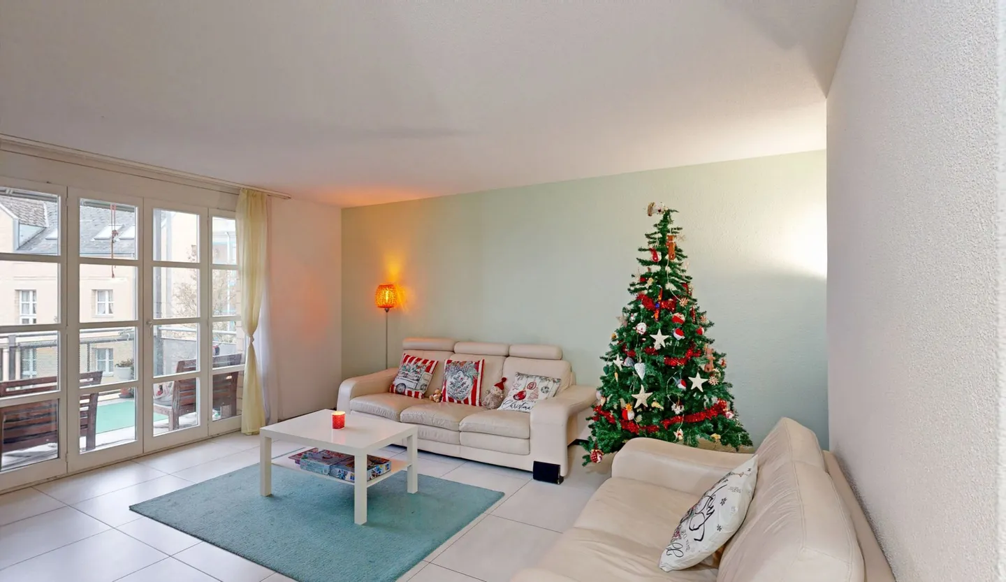 Zentrale 5.5 Zi. Eigentumswohnung - Foto 2 von 13