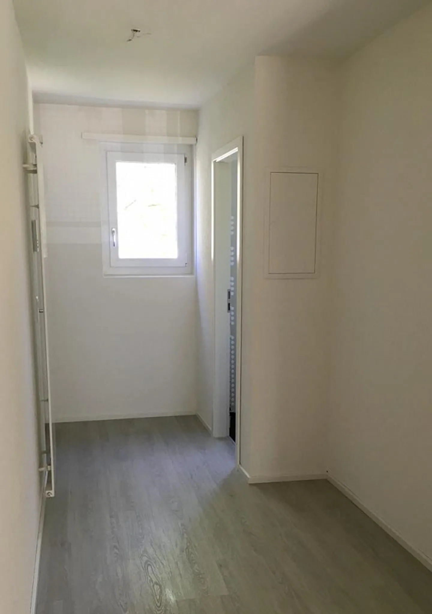 Appartamento ristrutturato di 3,5 locali vicino al lago - Foto 2 di 9