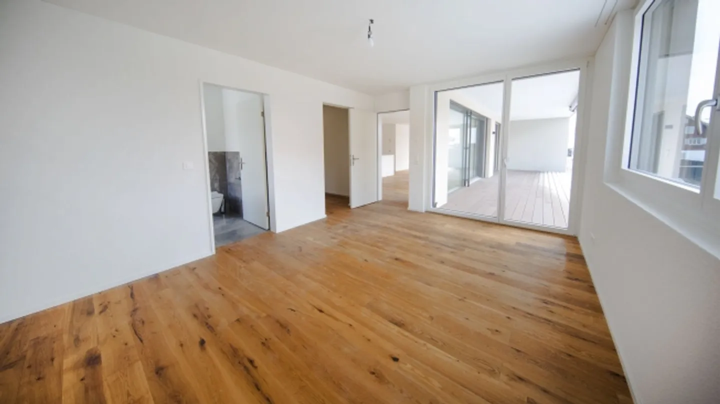 Helle 4.5-Zimmer-Wohnung mit Balkon in Neudorf kaufen - Foto 10 von 11