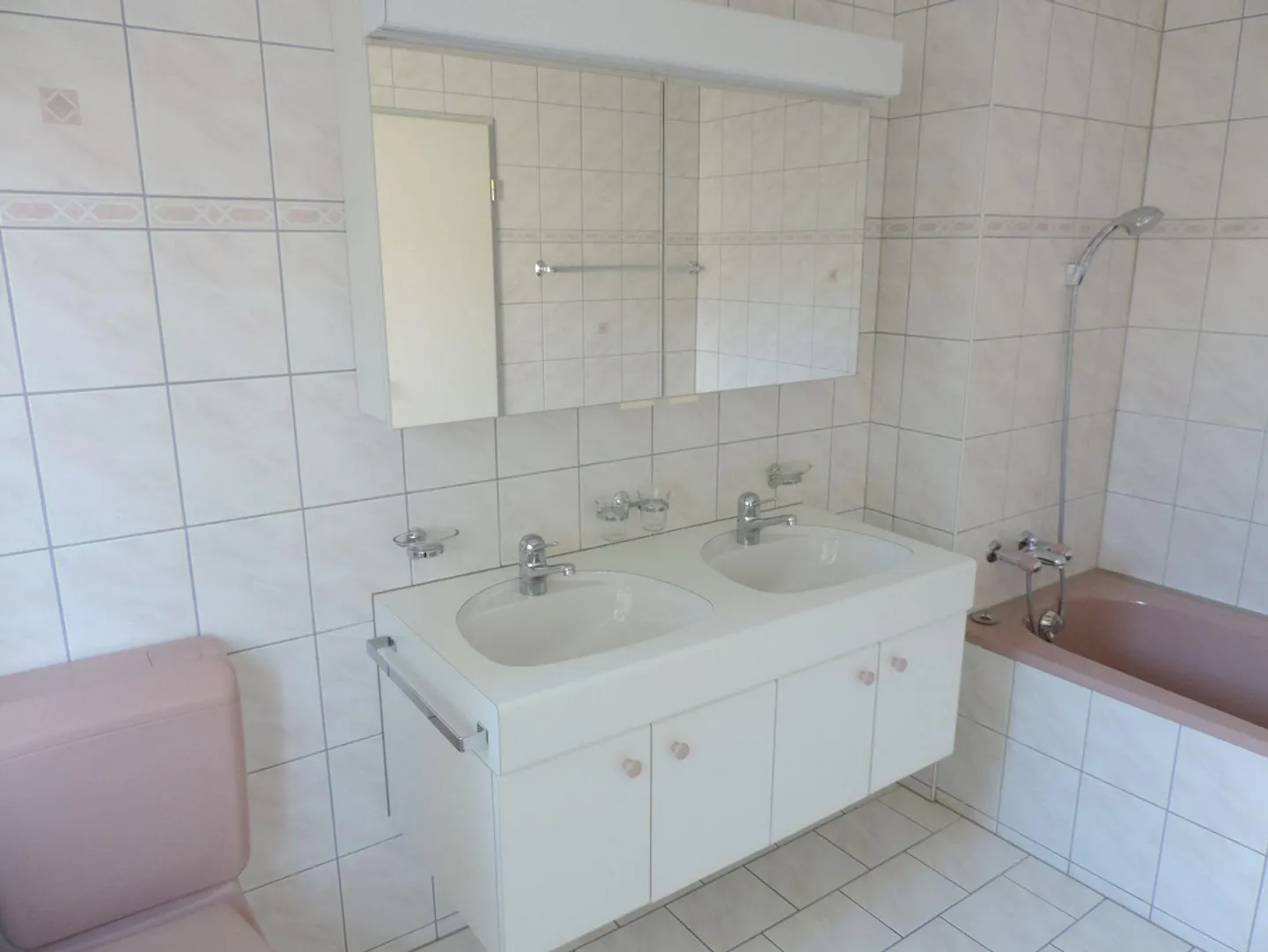 Appartement lumineux de 4,5 pièces - Photo 2 sur 9