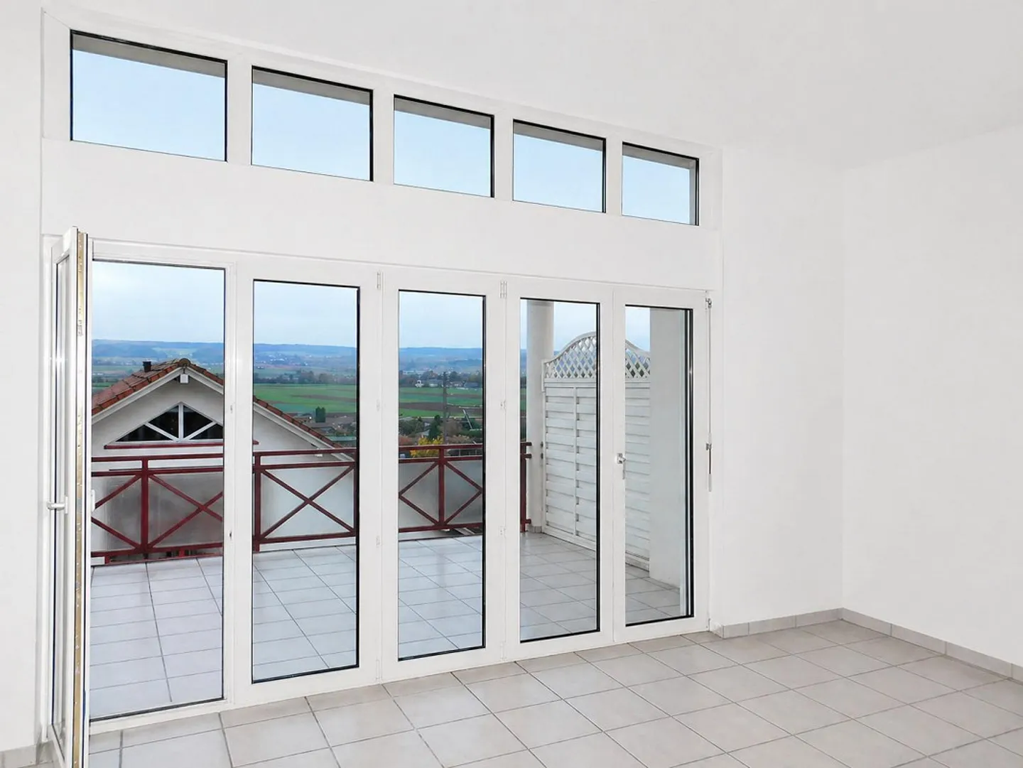 Appartement lumineux de 4,5 pièces - Photo 4 sur 9
