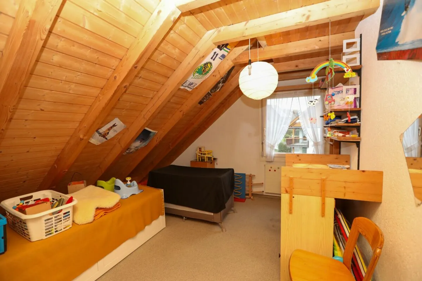 Casa familiare a schiera ben tenuta con giardino spazioso - Foto 8 di 11