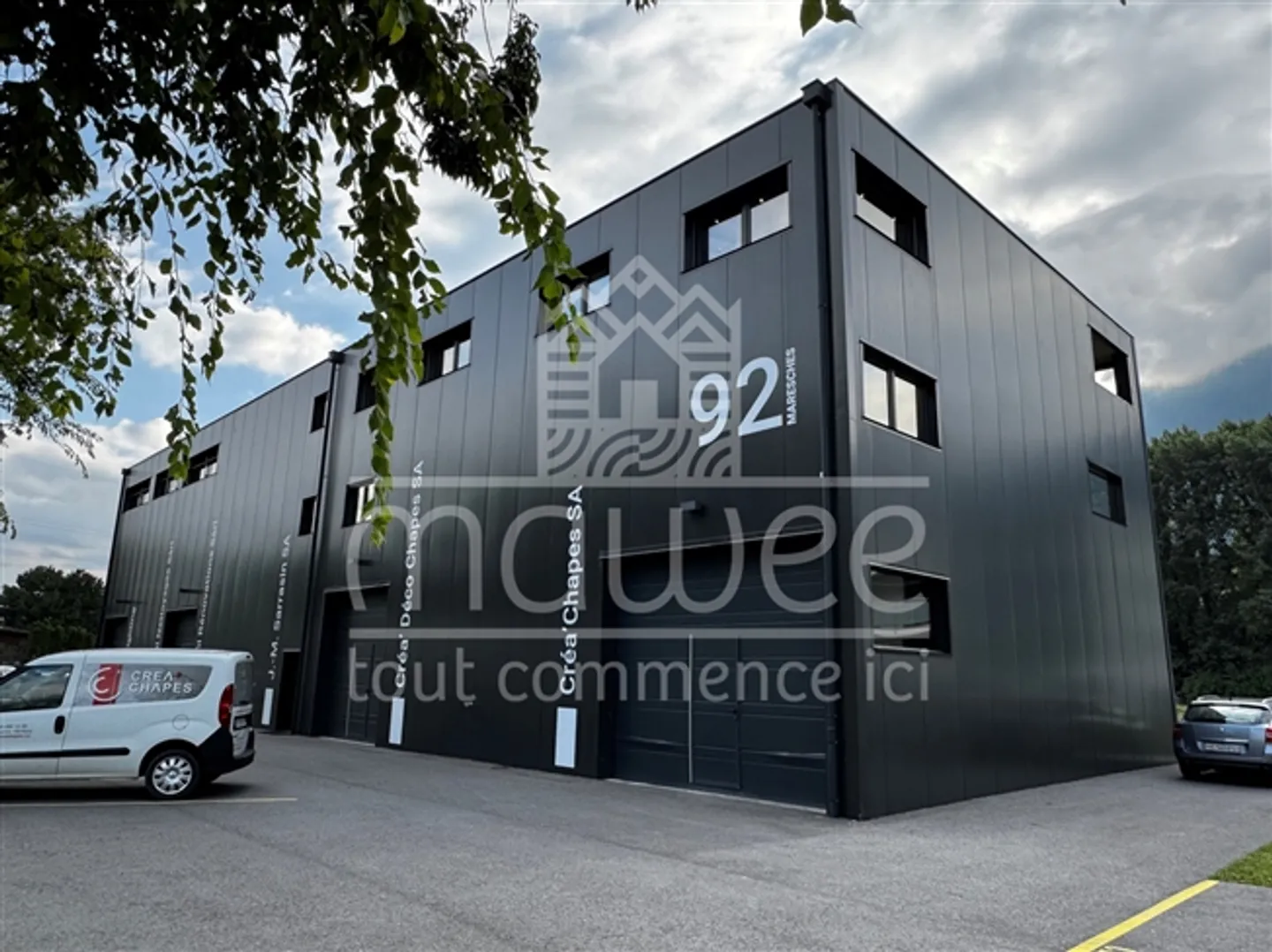Box da 100 m² con parcheggi inclusi - Foto 6 di 7