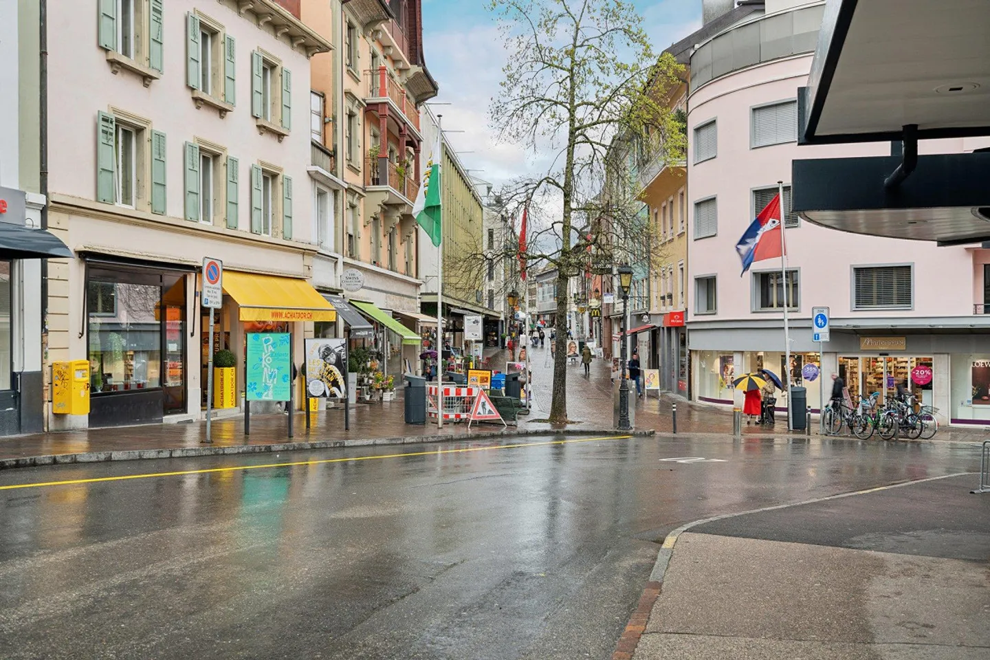 Are you looking for a workspace near Nyon train station? - Photo 6 of 6