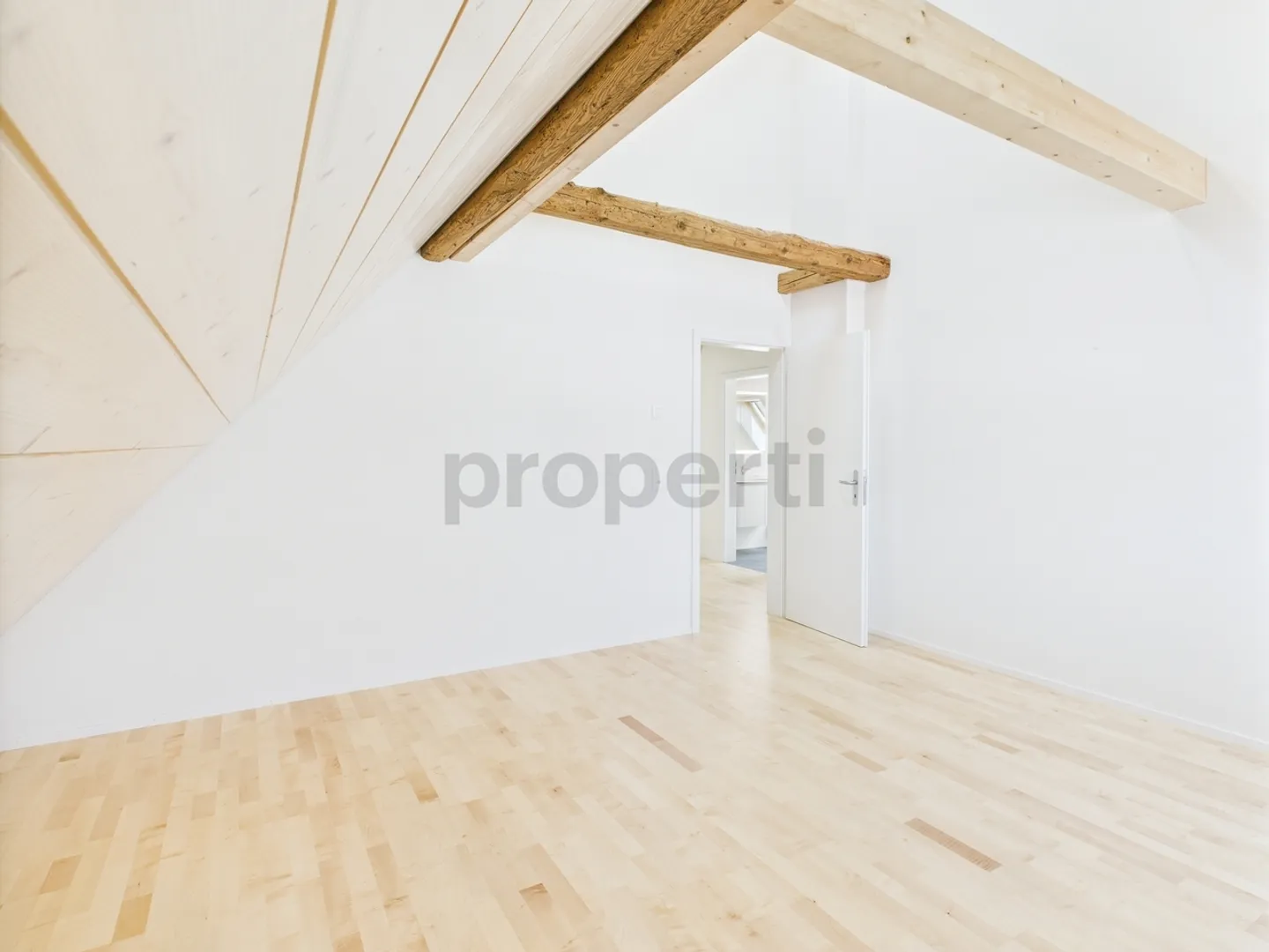 Appealing Home in Rafz ZH with Generous Space: Newly Renovated 5.5-Room Apartment - Photo 5 of 13