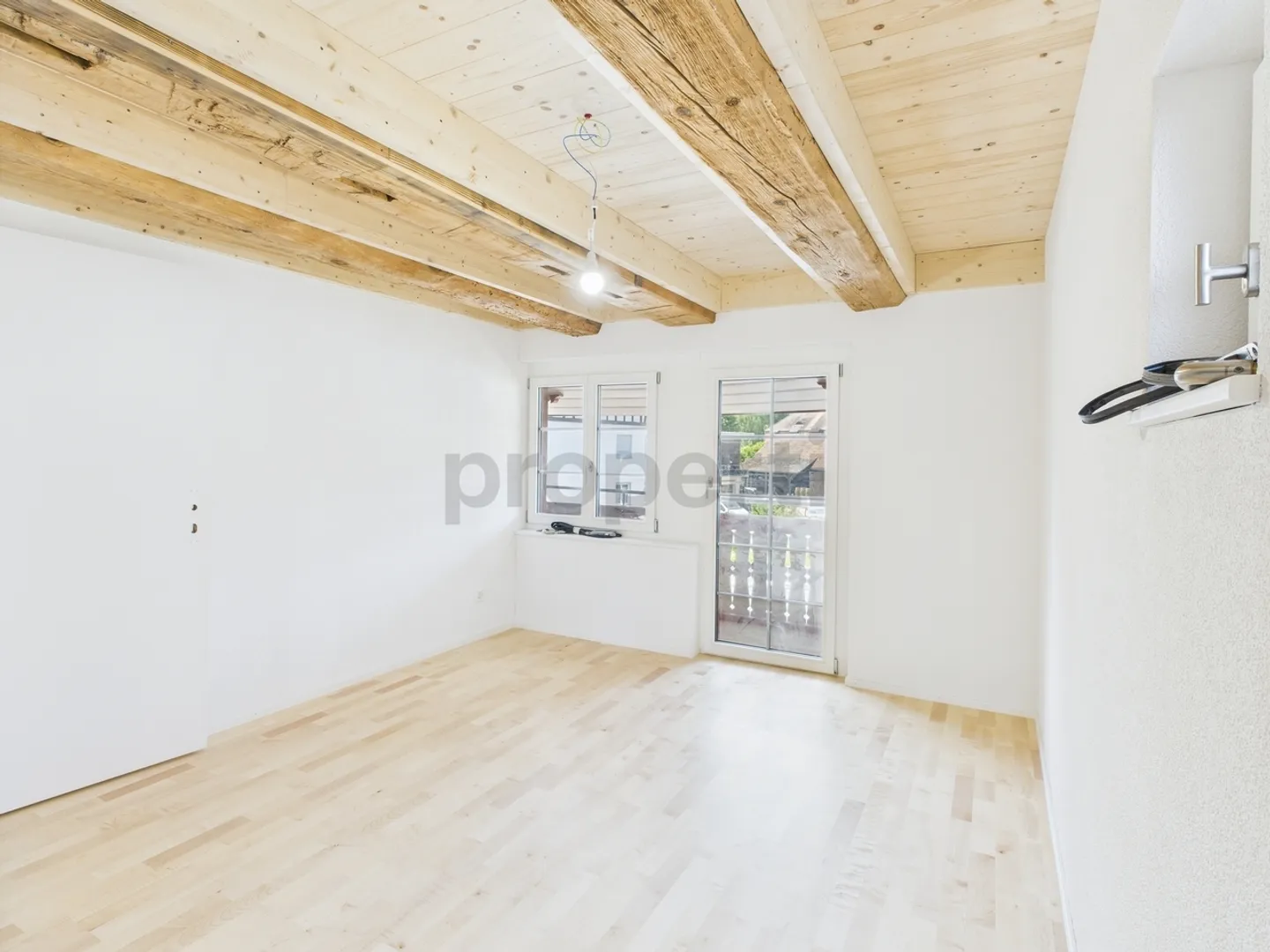 Appealing Home in Rafz ZH with Generous Space: Newly Renovated 5.5-Room Apartment - Photo 9 of 13