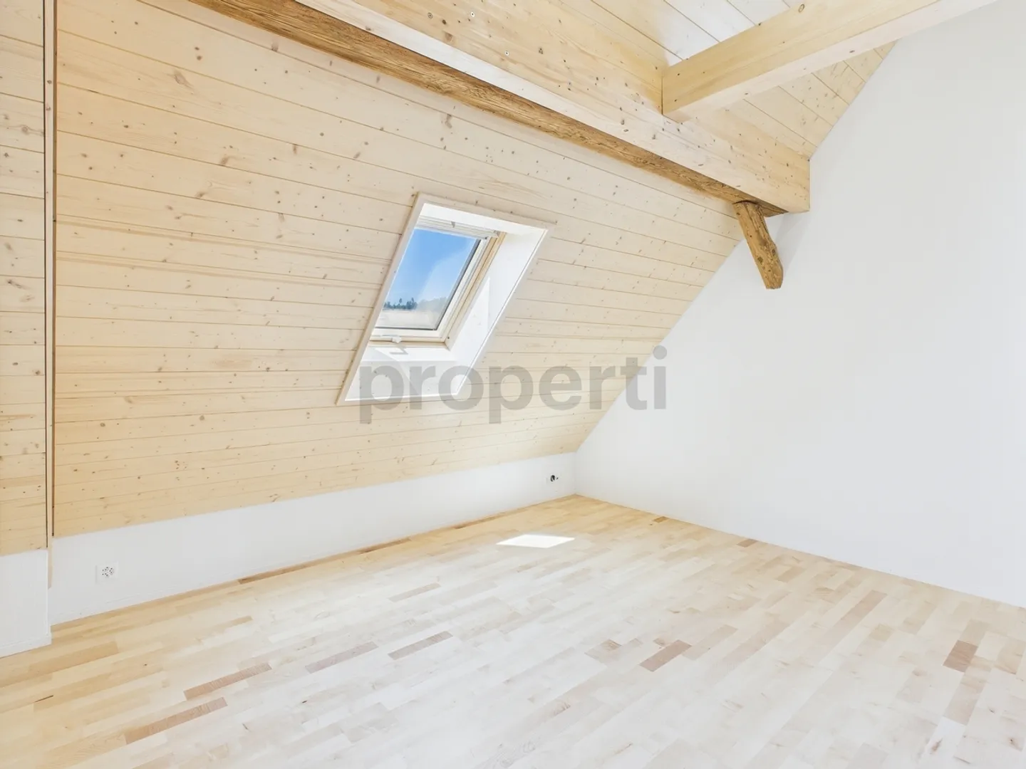 Appealing Home in Rafz ZH with Generous Space: Newly Renovated 5.5-Room Apartment - Photo 10 of 13
