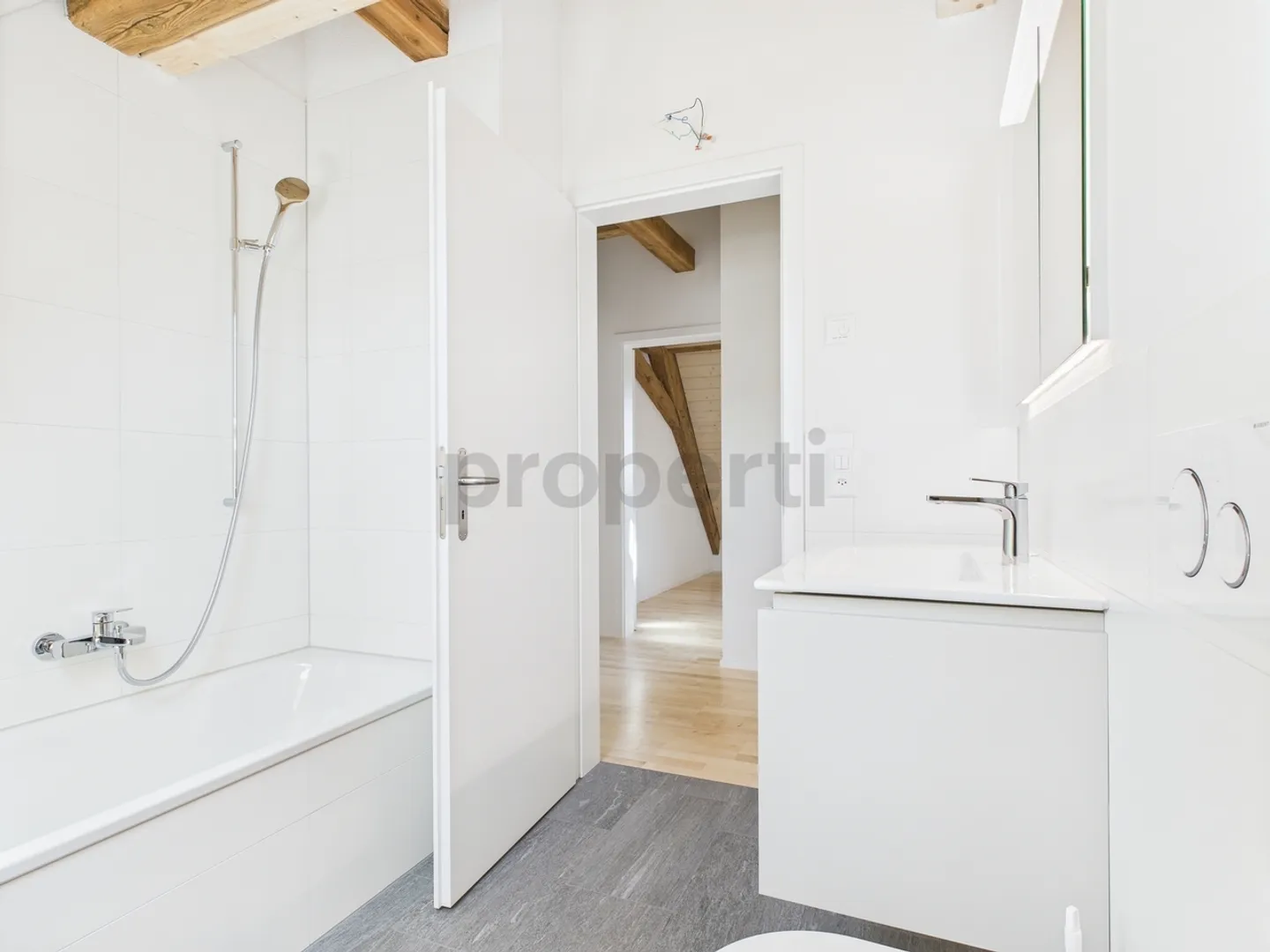 Appealing Home in Rafz ZH with Generous Space: Newly Renovated 5.5-Room Apartment - Photo 12 of 13