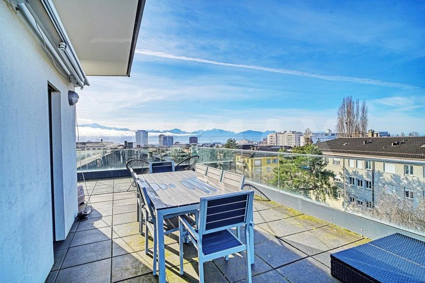 Chambre en Attique avec Terrasse Vue Lac - Photo 4 sur 11