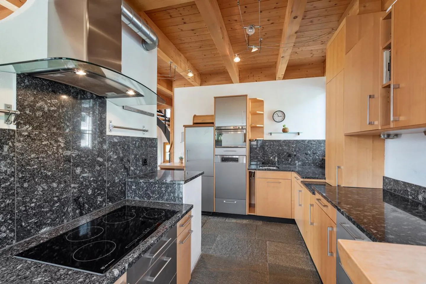 Maisonette à la périphérie de Lantsch/Lenz avec panorama alpin - Photo 2 sur 7