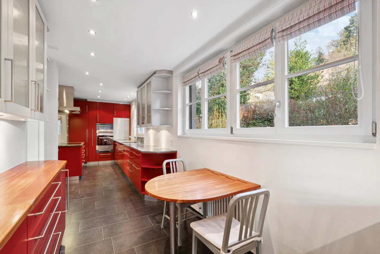 Charming Country House Villa with a View over Arlesheim - Photo 3 of 13