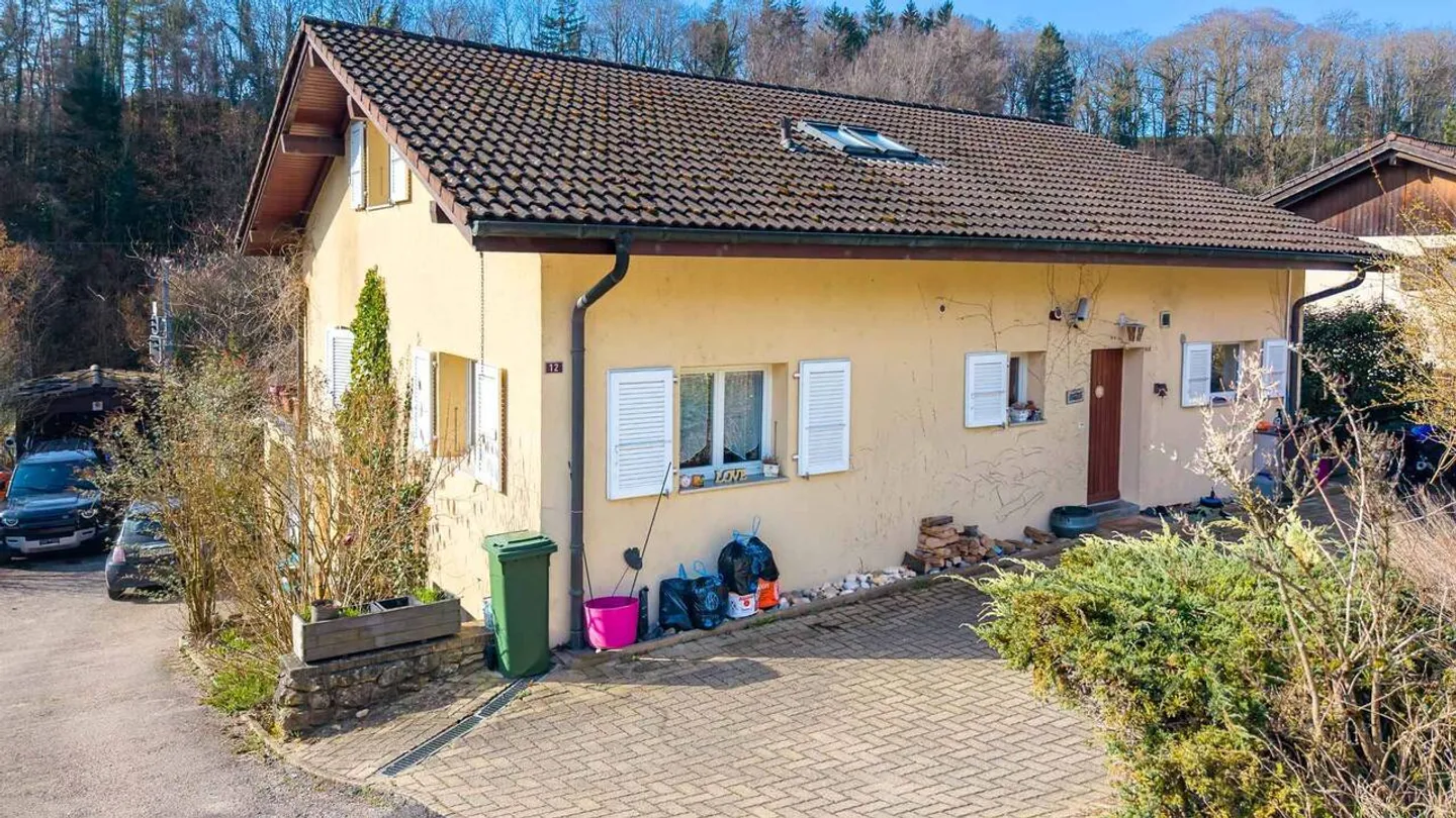 Villa con 8 camere, appartamento separato e piscina all'aperto - Foto 11 di 12