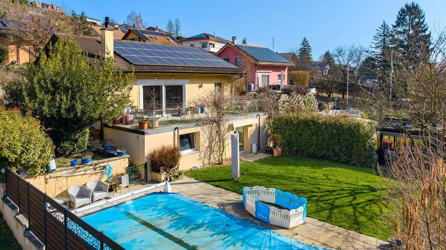 Villa con 8 camere, appartamento separato e piscina all'aperto - Foto 10 di 12