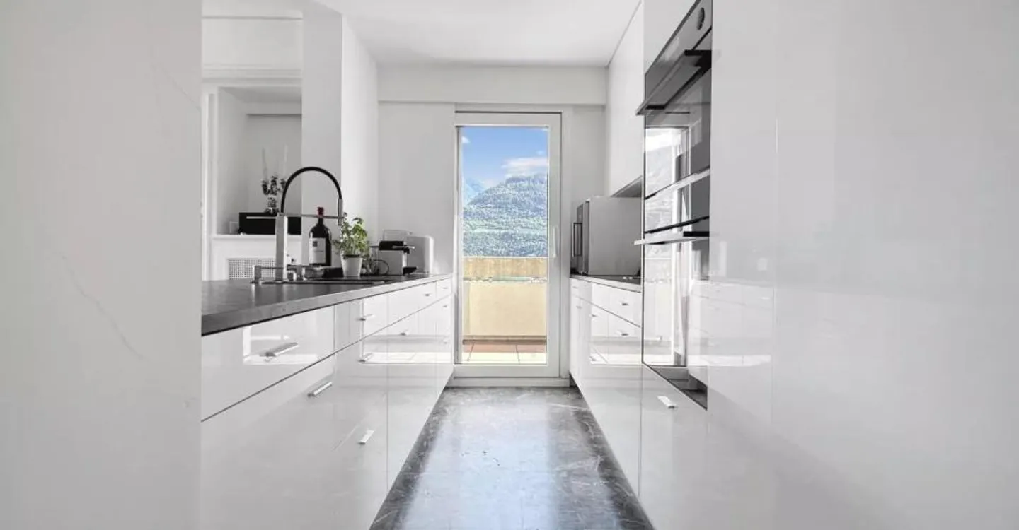 Magnificent and prestigious penthouse ideally located - Photo 3 of 9