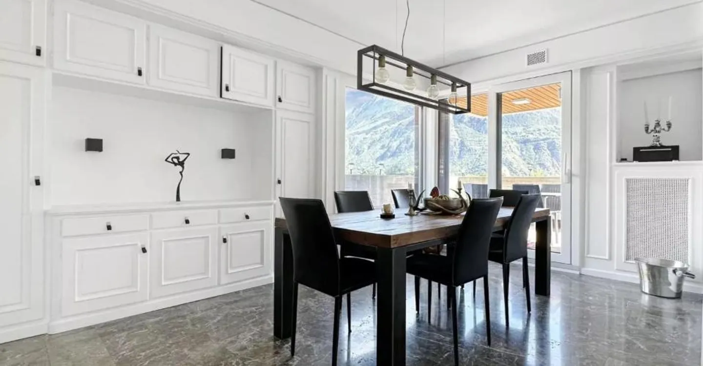 Magnificent and prestigious penthouse ideally located - Photo 4 of 9