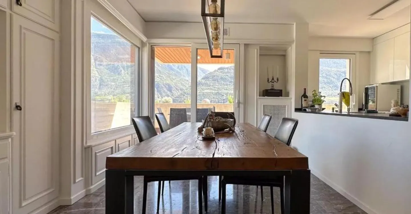 Magnificent and prestigious penthouse ideally located - Photo 8 of 9