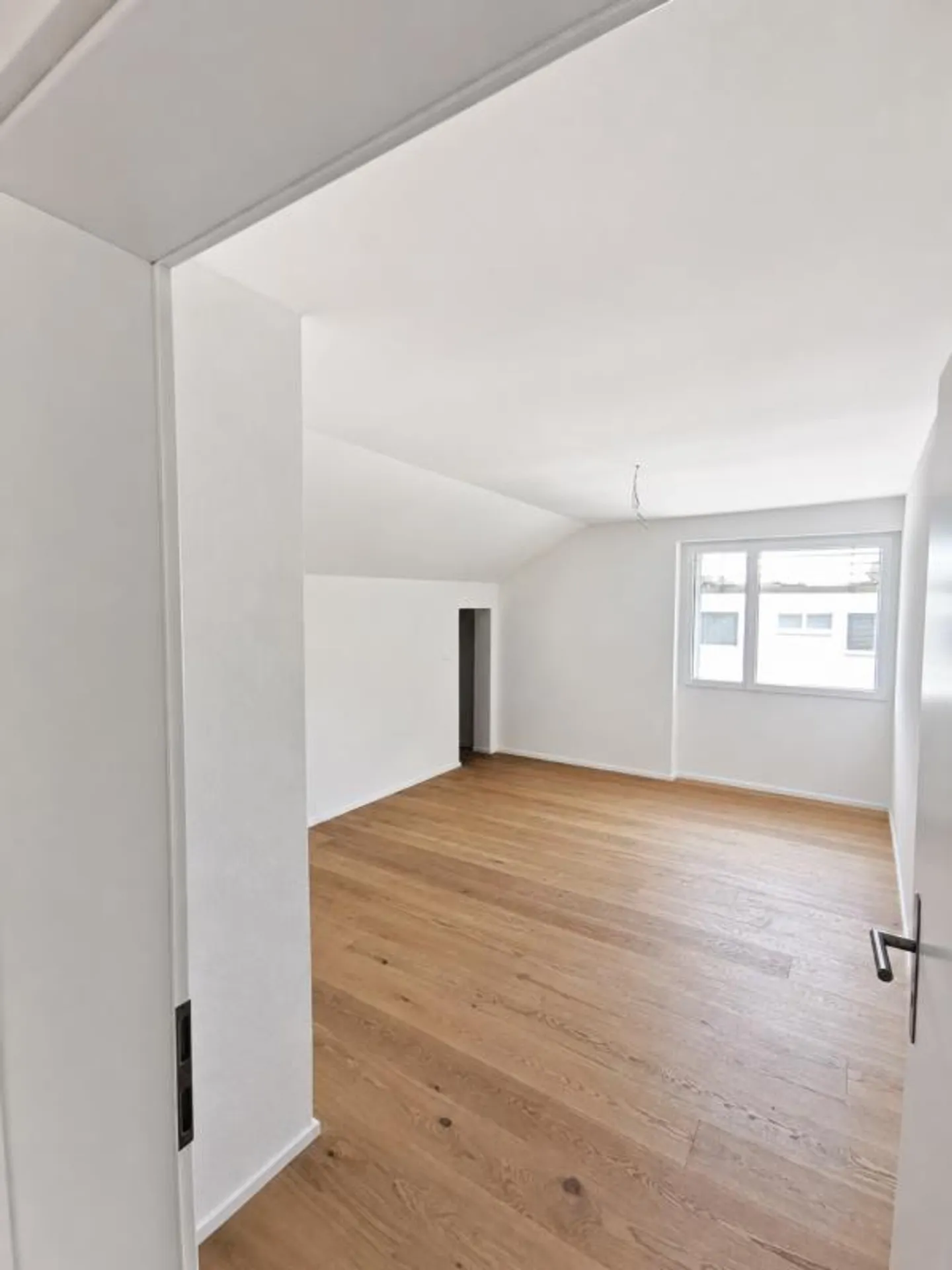 Appartamento mansardato appena ristrutturato dopo un'ampia ristrutturazione della proprietà - Foto 6 di 11