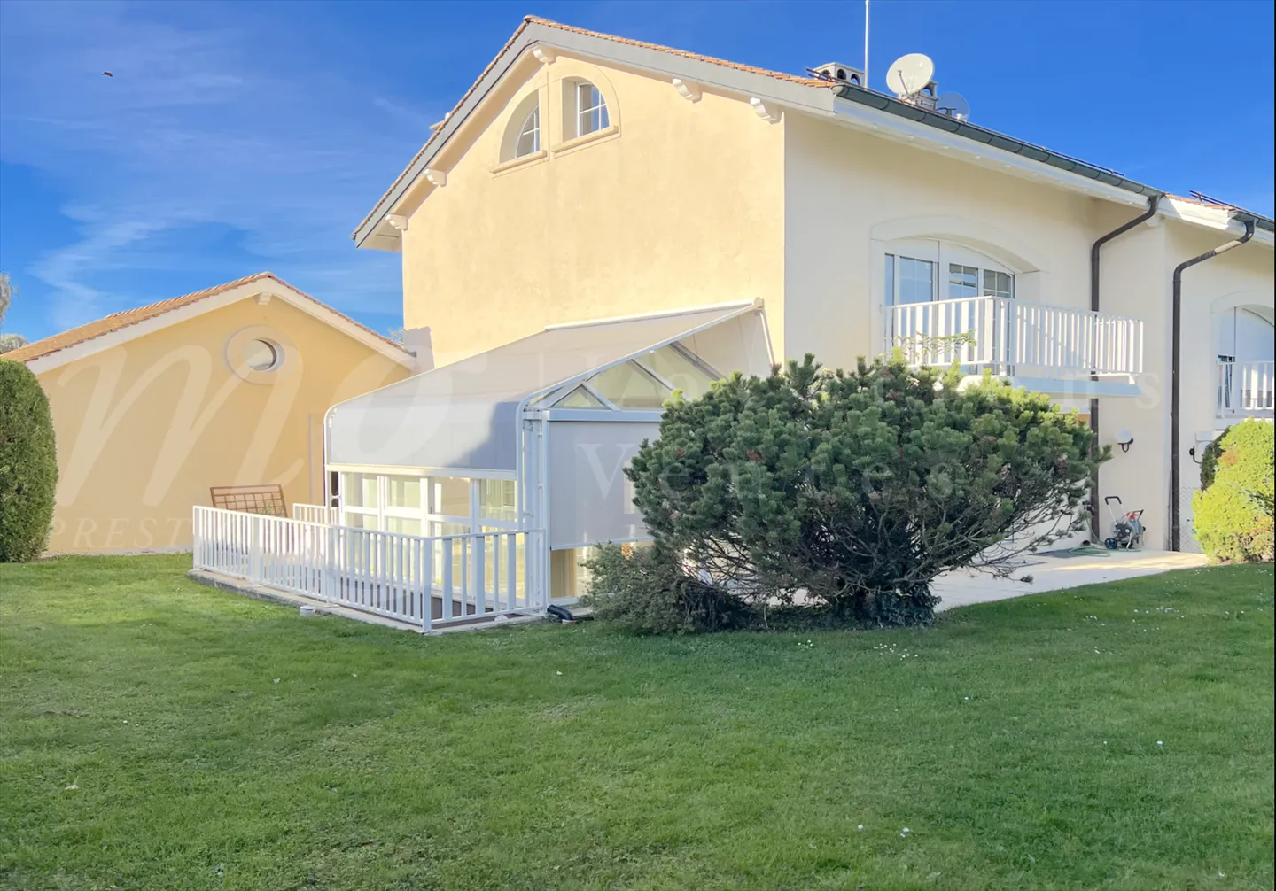 MODERN FAMILY HOUSE WITH 240 M2 VERANDA AND PRIVATE GARDEN - Photo 3 of 13