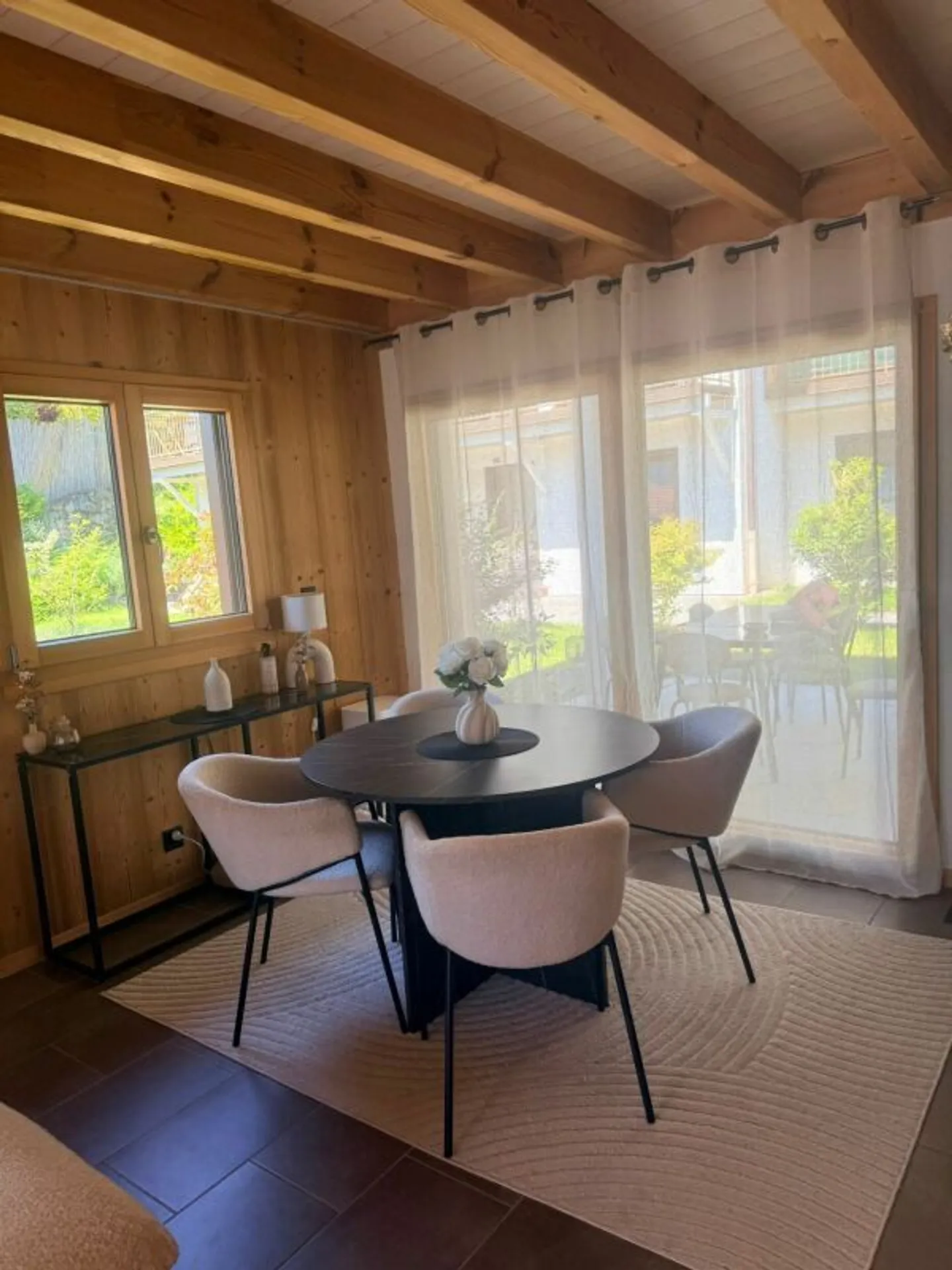 MINERGIE - 3-Zimmer-Tripex mit Terrasse und Parkplatz - Foto 2 von 10